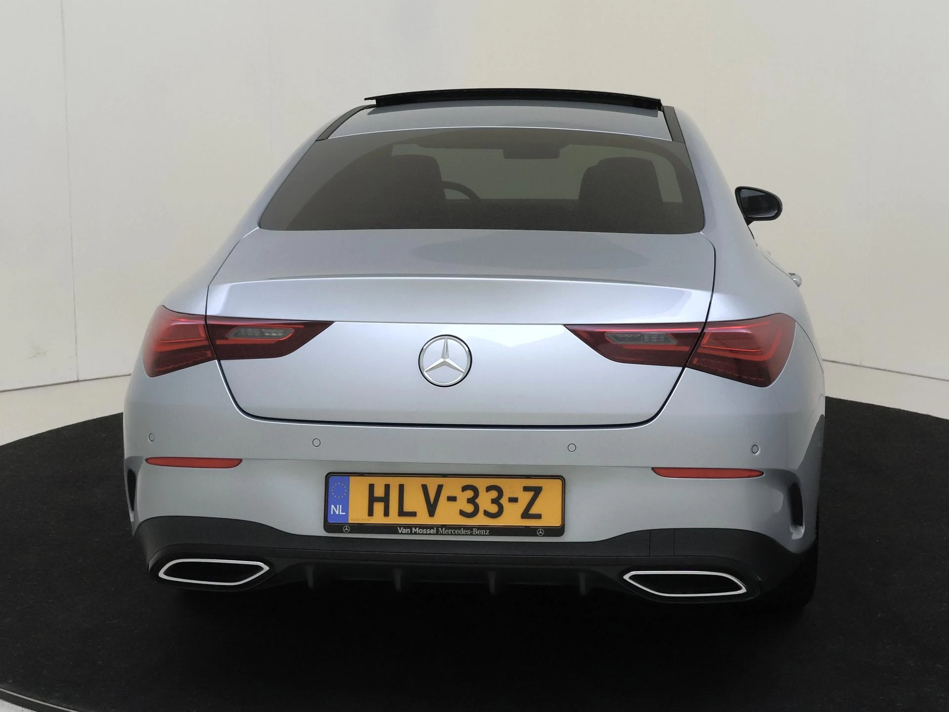 Mercedes-Benz-CLA-image-6