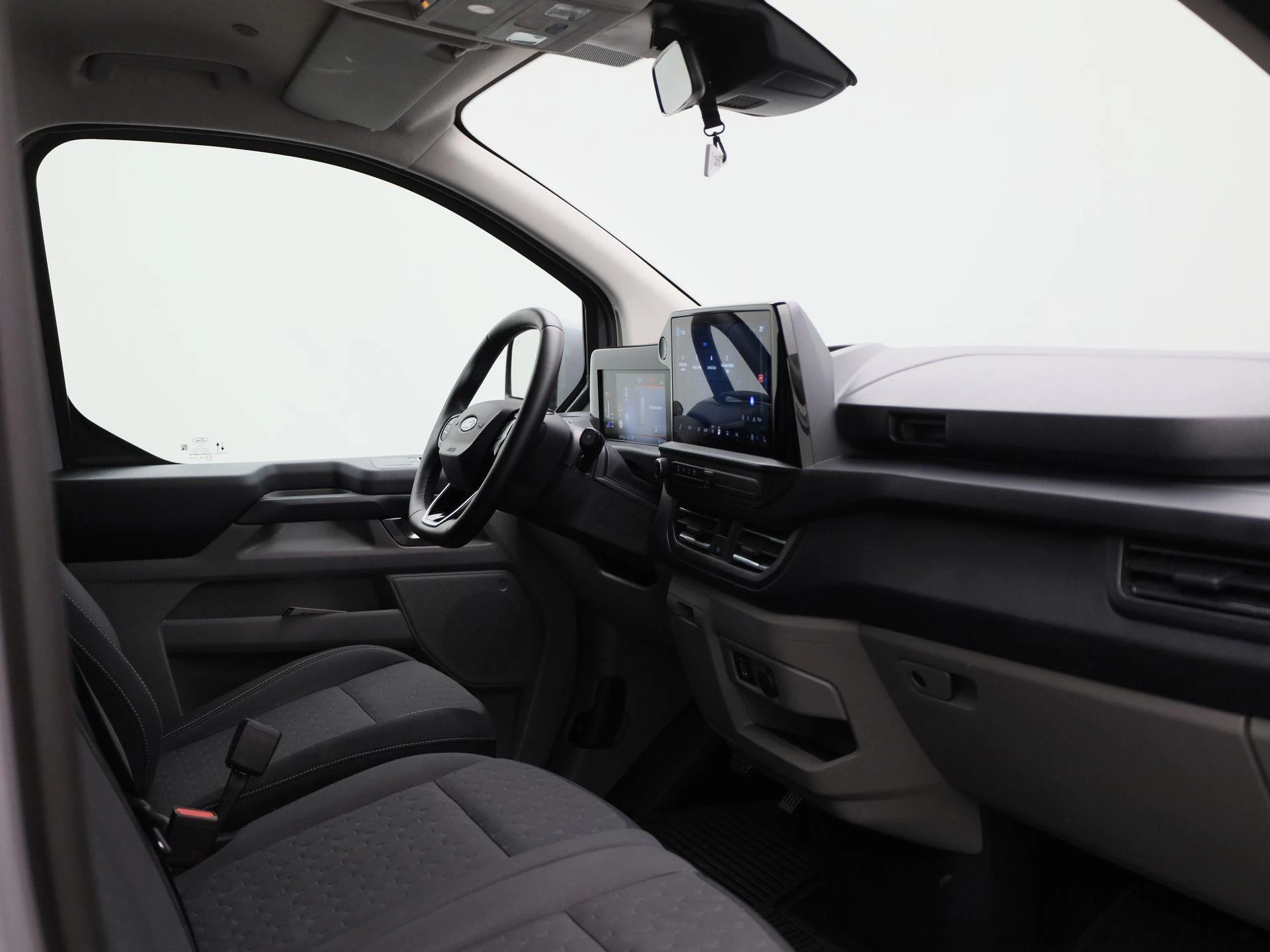 Ford-Transit Custom-image-32