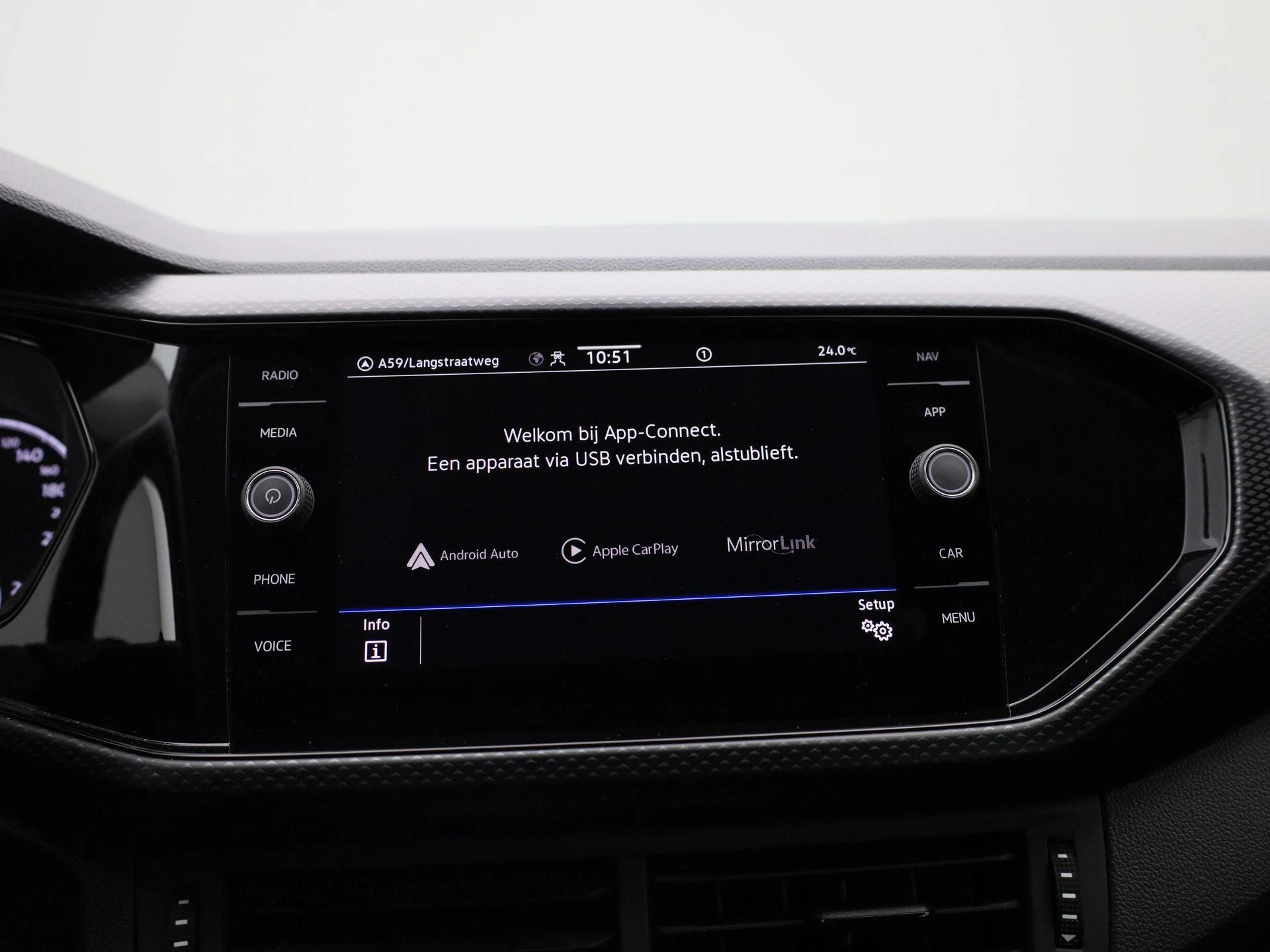 Volkswagen-T-Cross-image-21