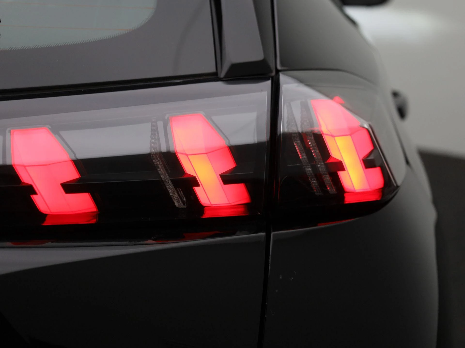 Peugeot e-2008 EV Active Pack 50 kWh