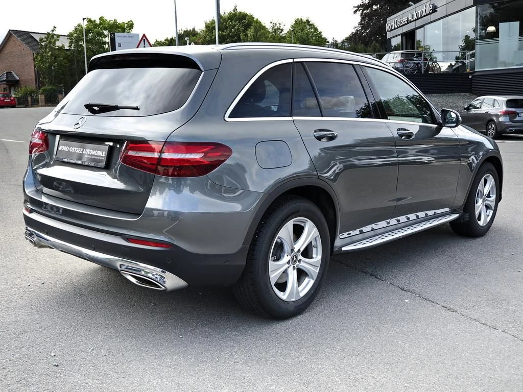 Mercedes-Benz-GLC 250-image-4