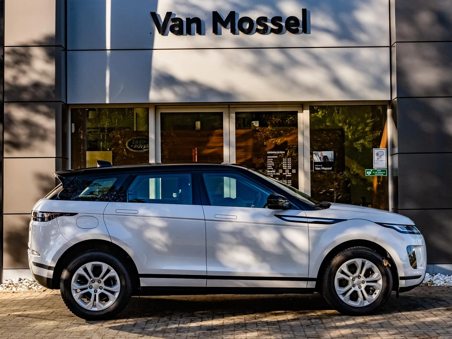 Land Rover-Range Rover Evoque-image-6