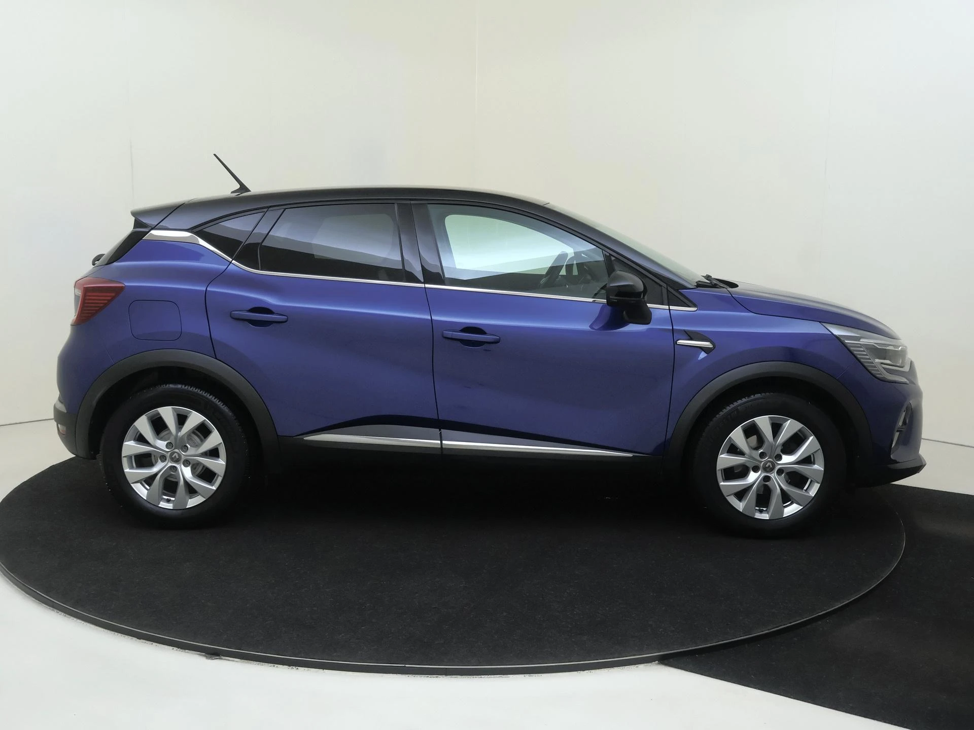 Renault-Captur-image-8