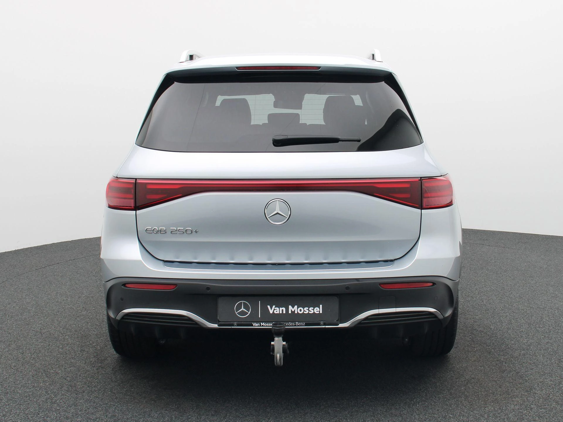 Mercedes-Benz EQB 250+ Star Edition + PANO DAK + BURMESTER + HEAD UP + TREKHAAK +