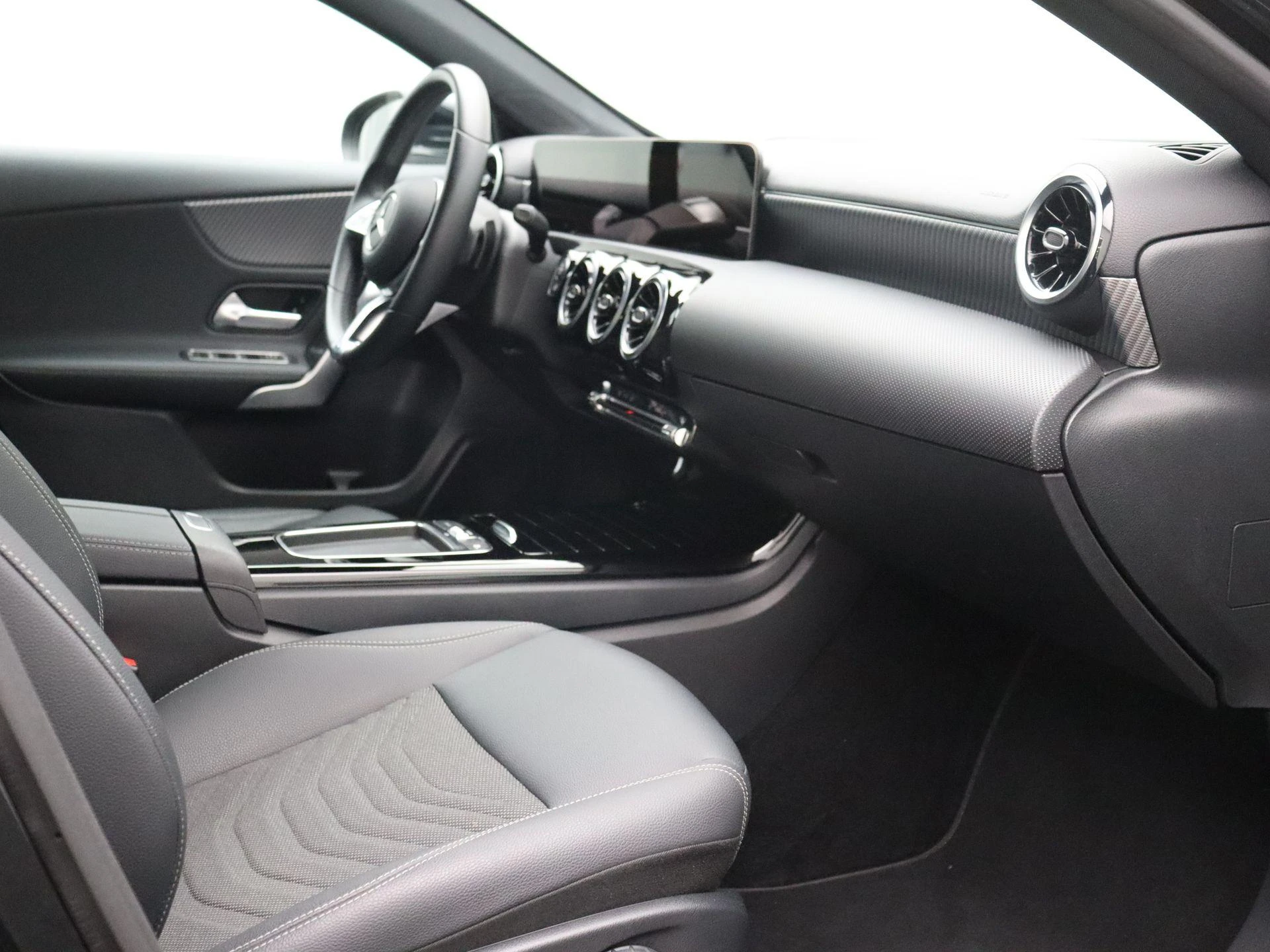Mercedes-Benz-A-Klasse-image-20