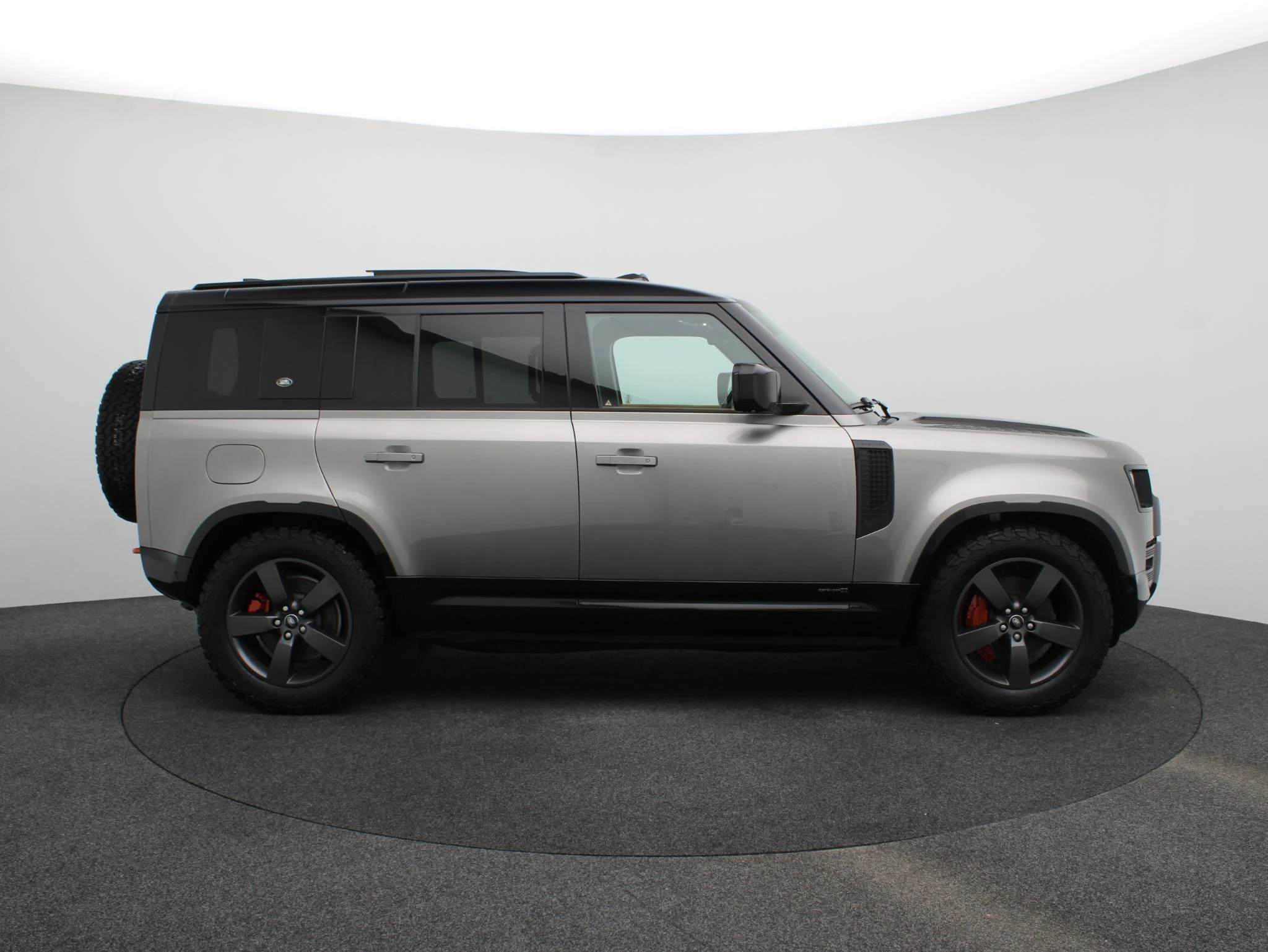 Land Rover-Defender-image-5