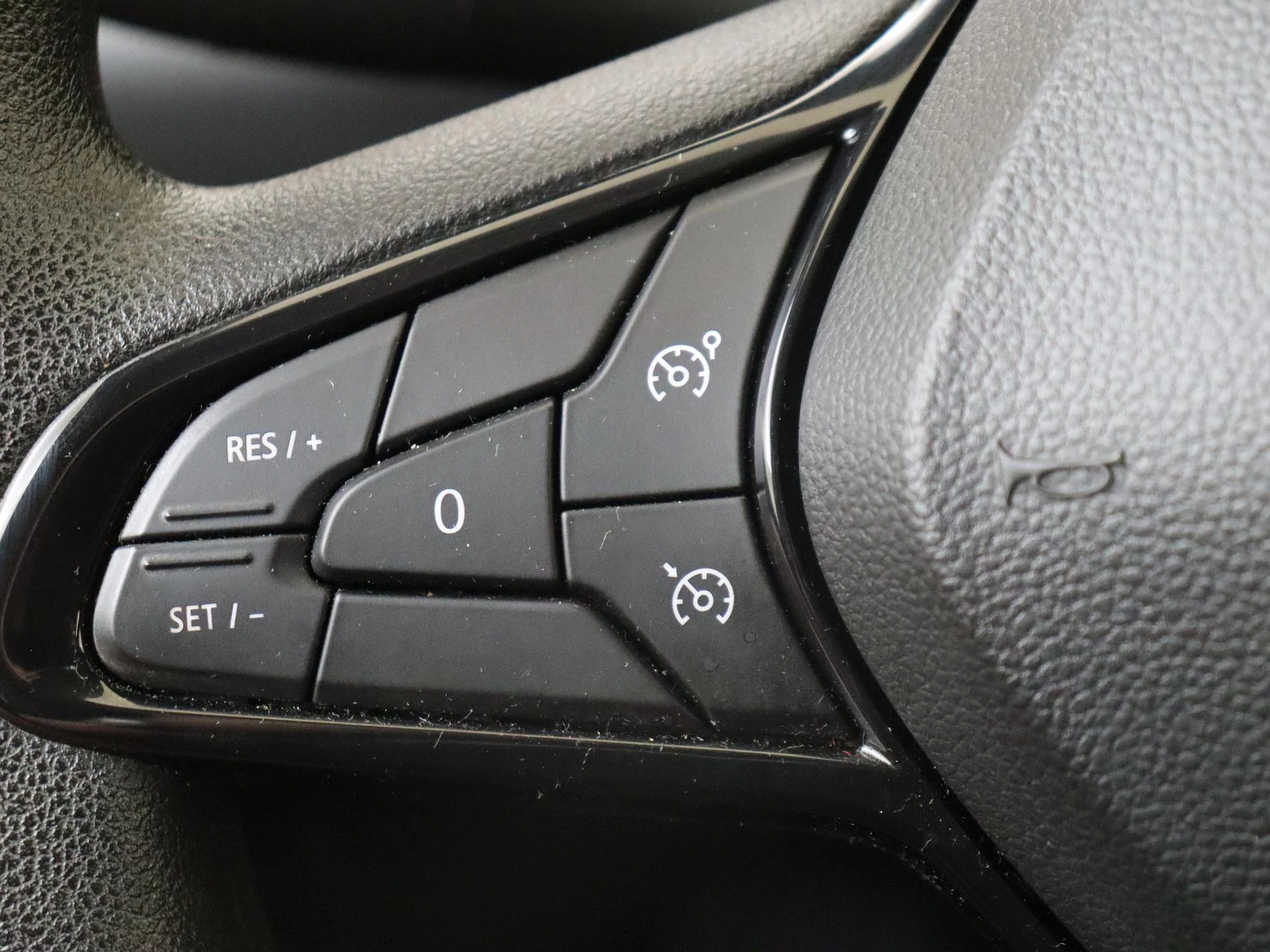 Renault-Clio-image-12