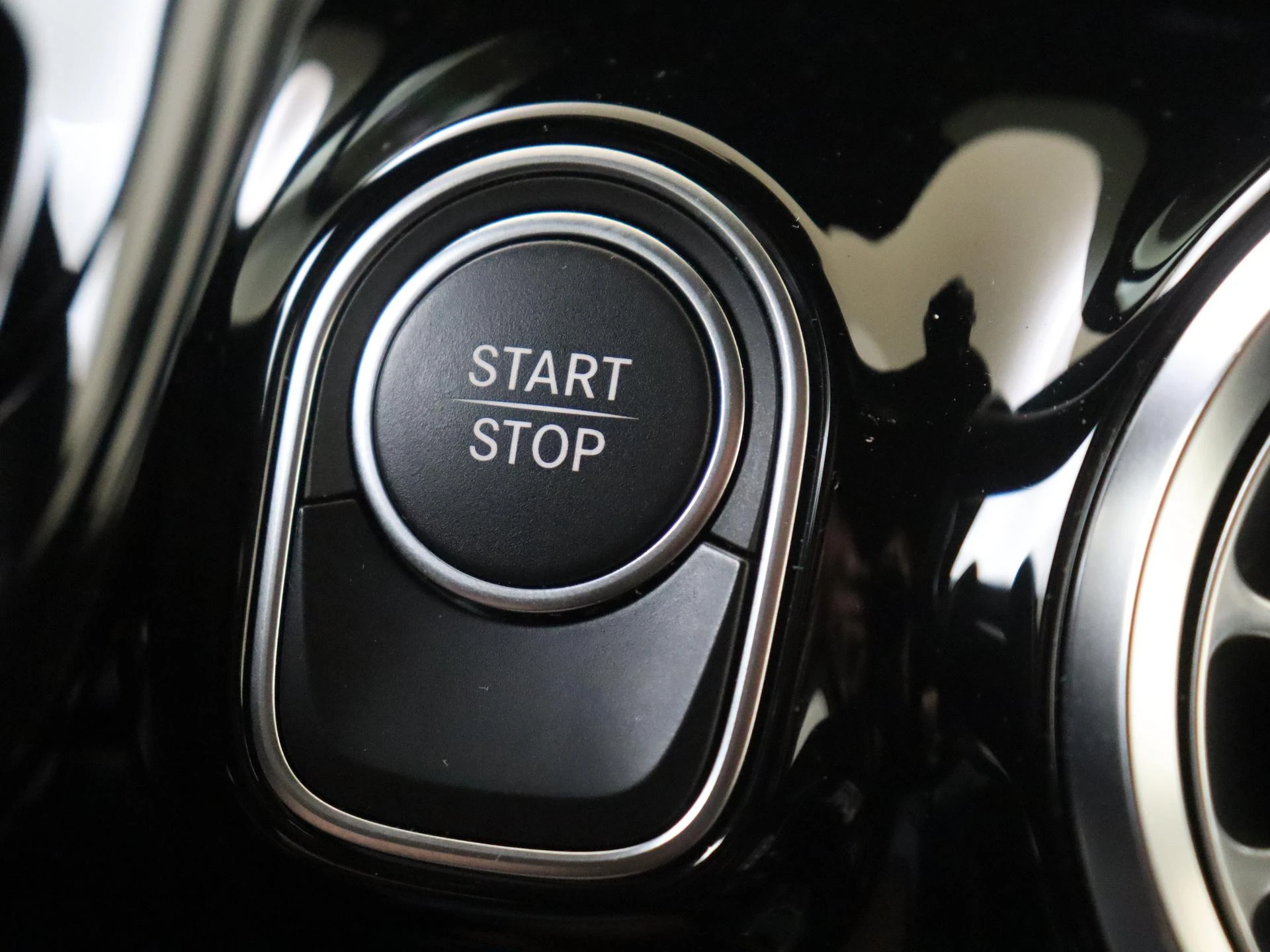 Mercedes-Benz-EQA-image-26