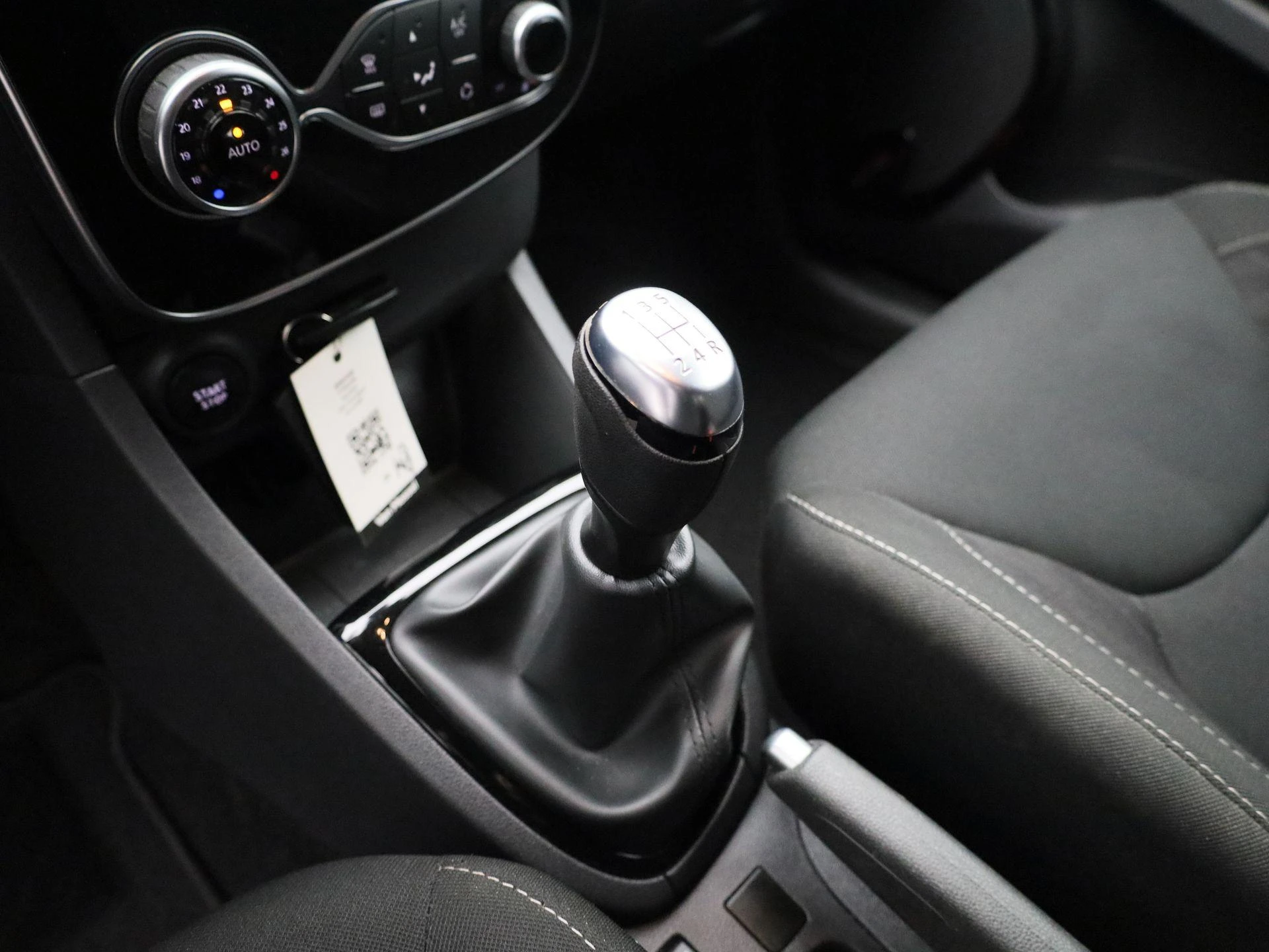 Renault-Clio-image-15