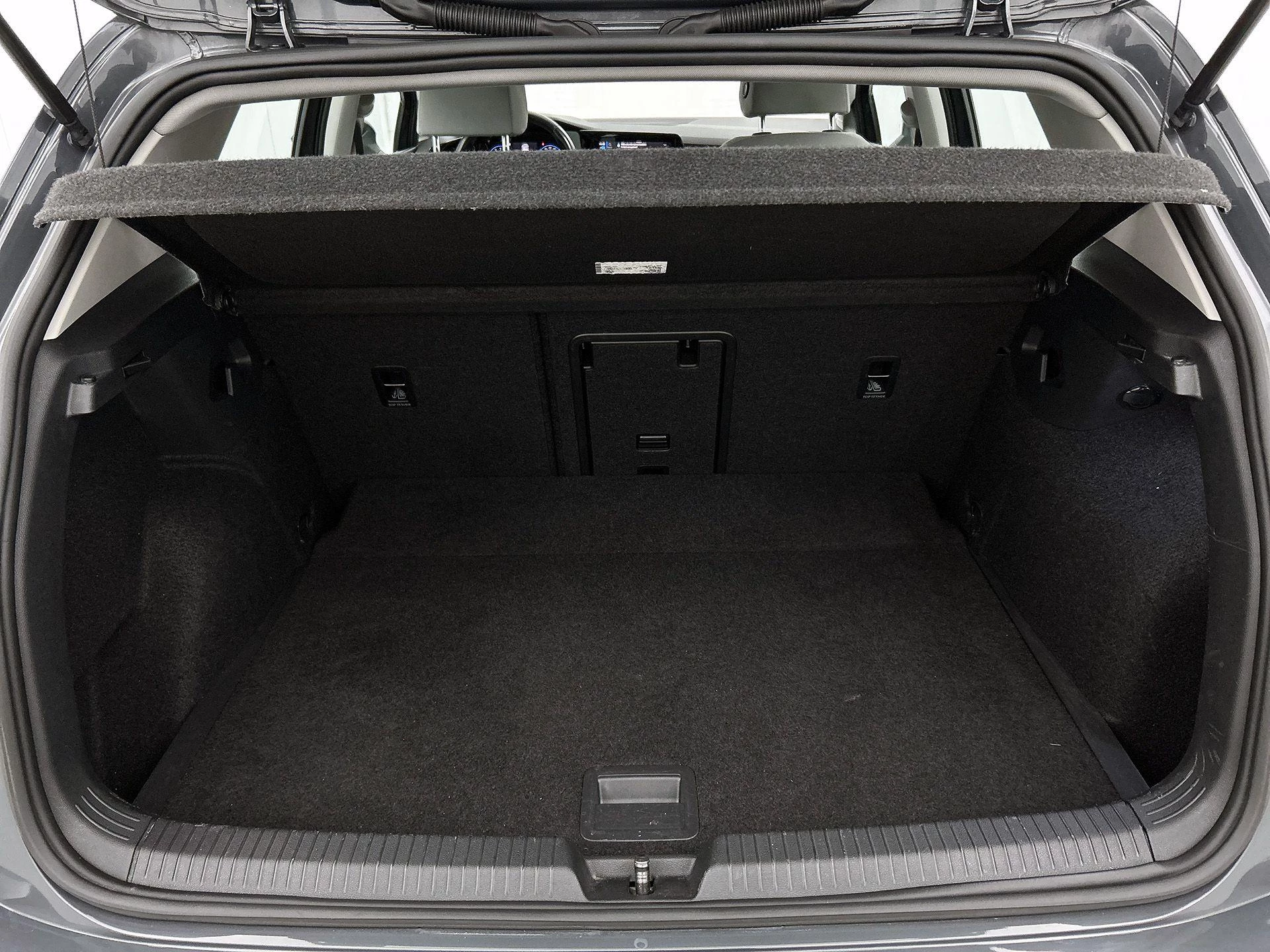 Volkswagen-Golf-image-22