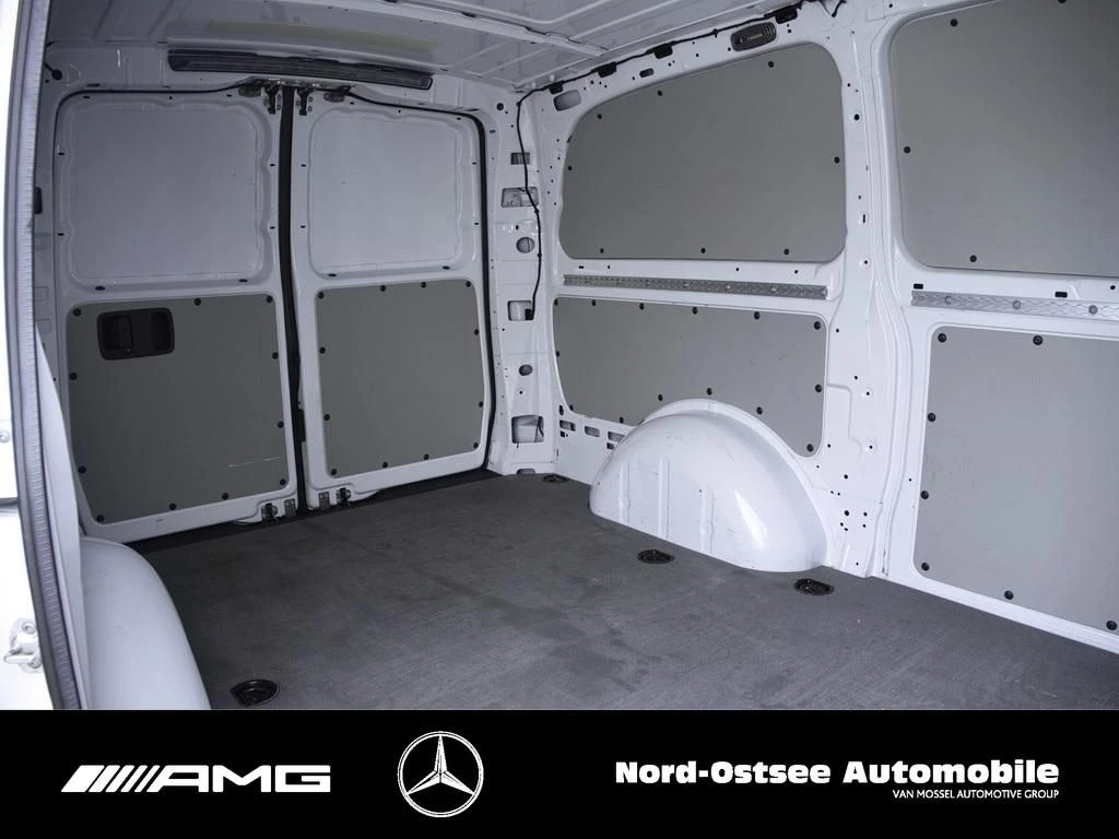 Mercedes-Benz-Vito-image-11