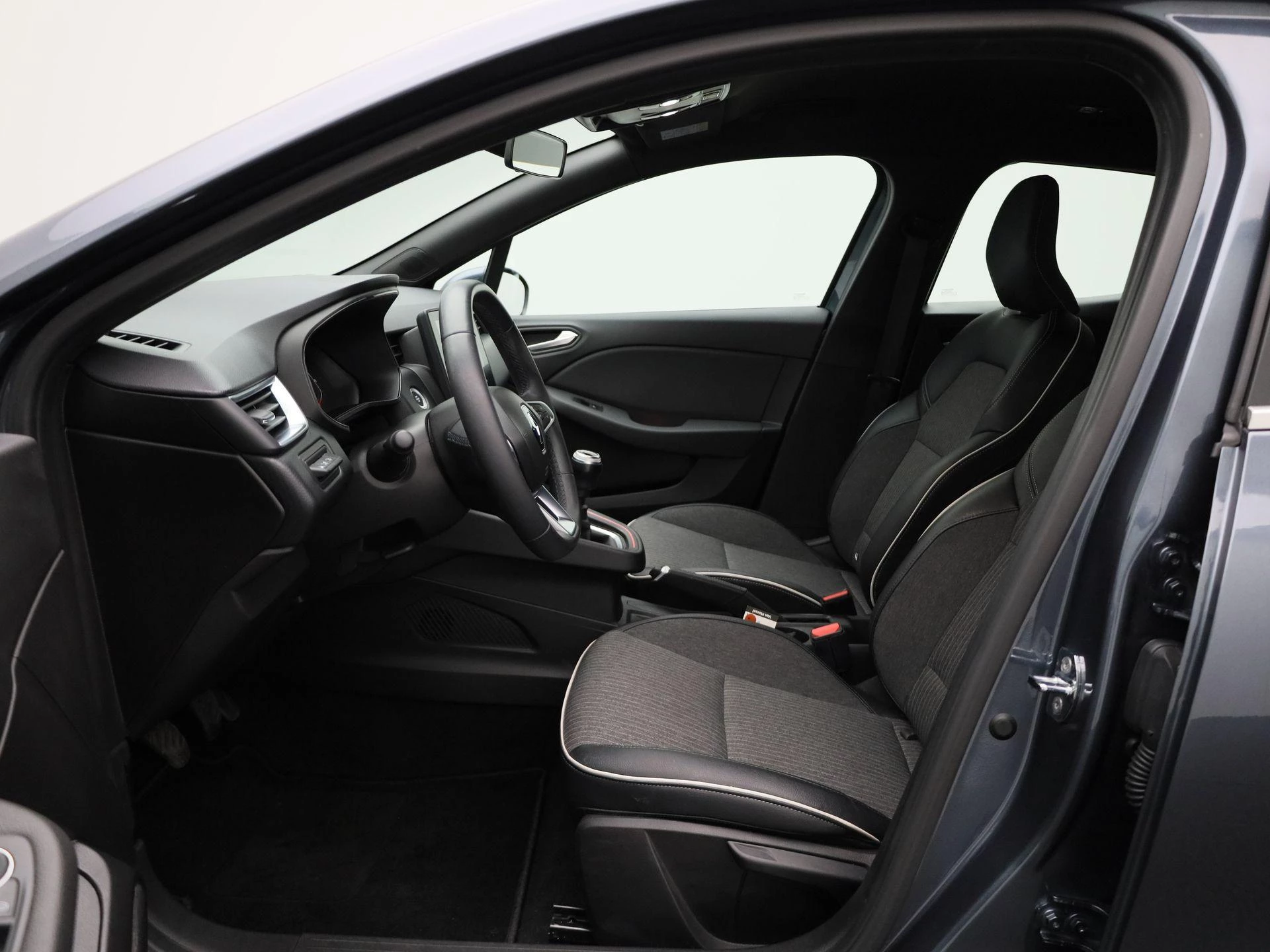 Renault-Clio-image-8