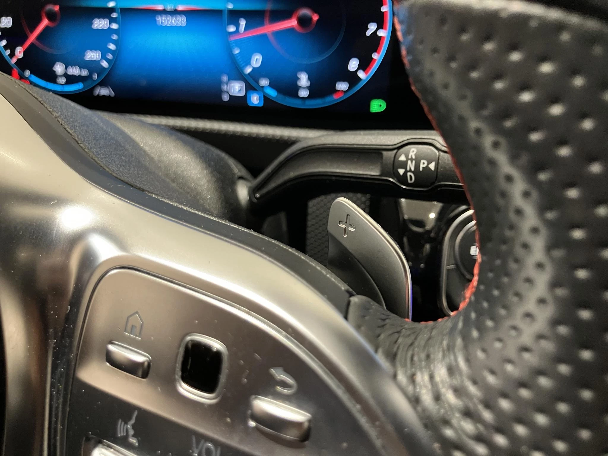 Mercedes-Benz-CLA-image-21