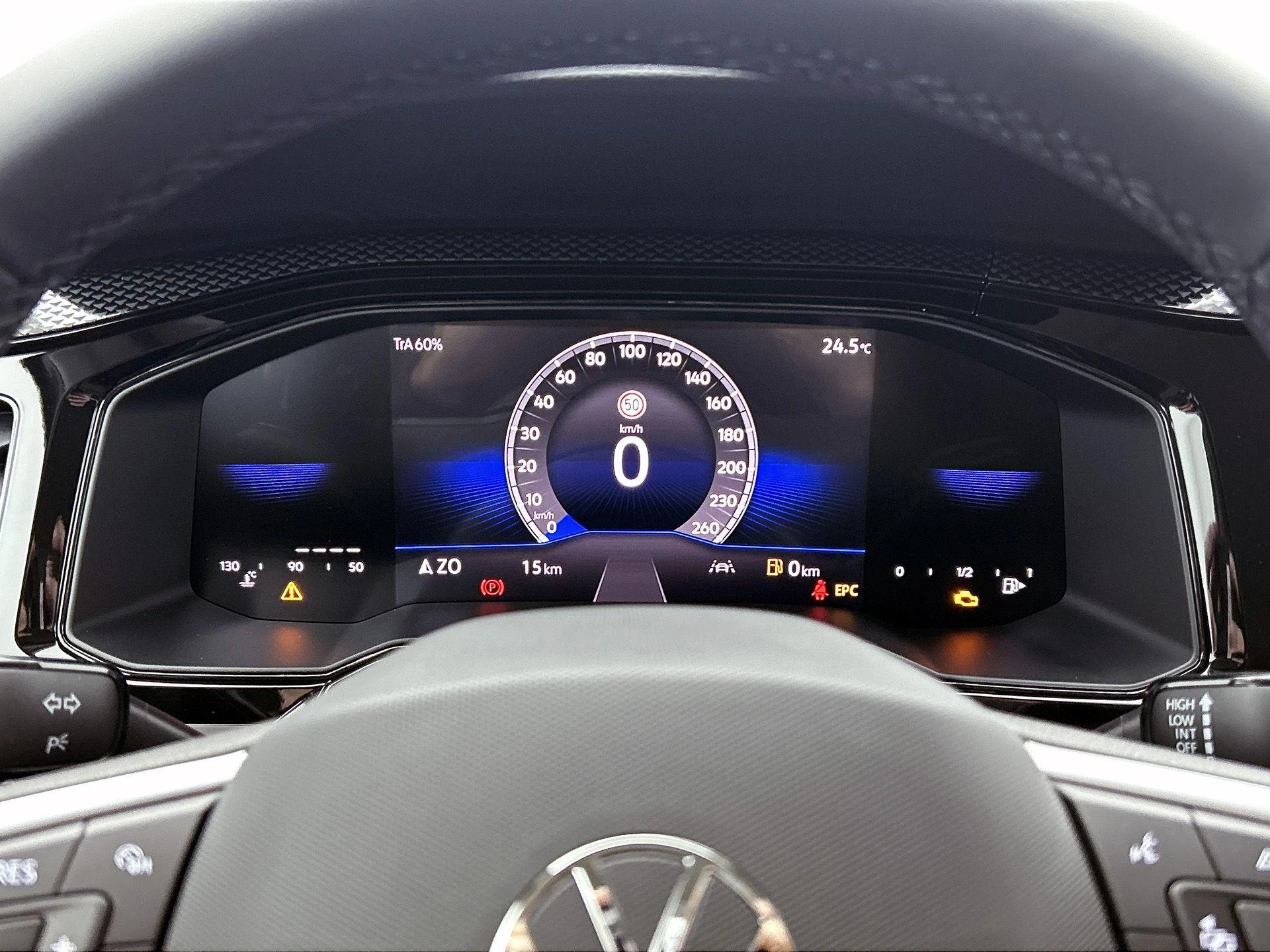 Volkswagen-Polo-image-6