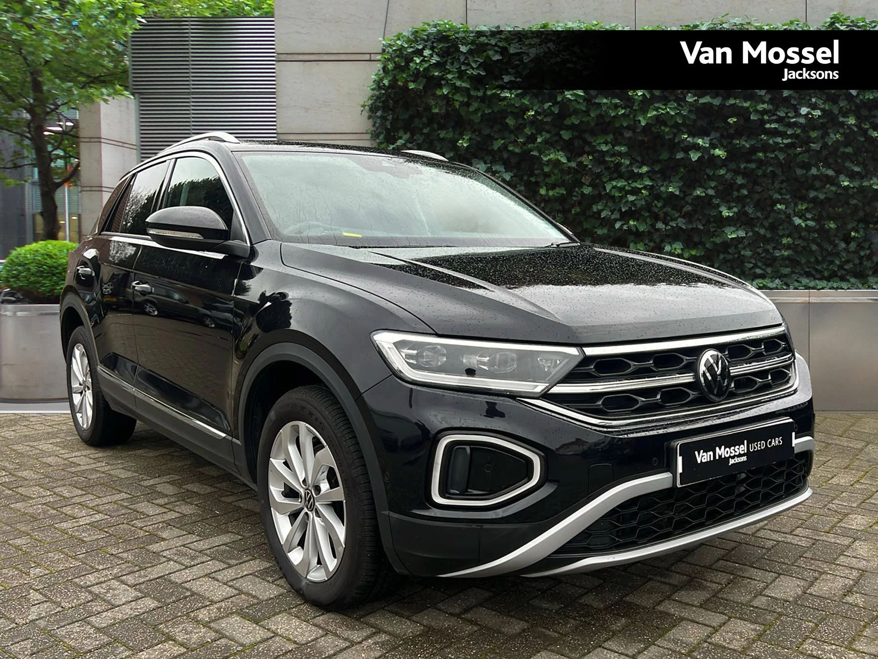 Volkswagen-T-Roc-image-0