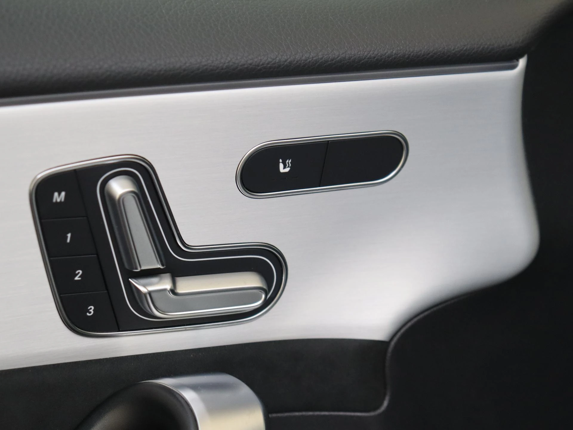Mercedes-Benz A-Klasse 250 e Business Solution AMG