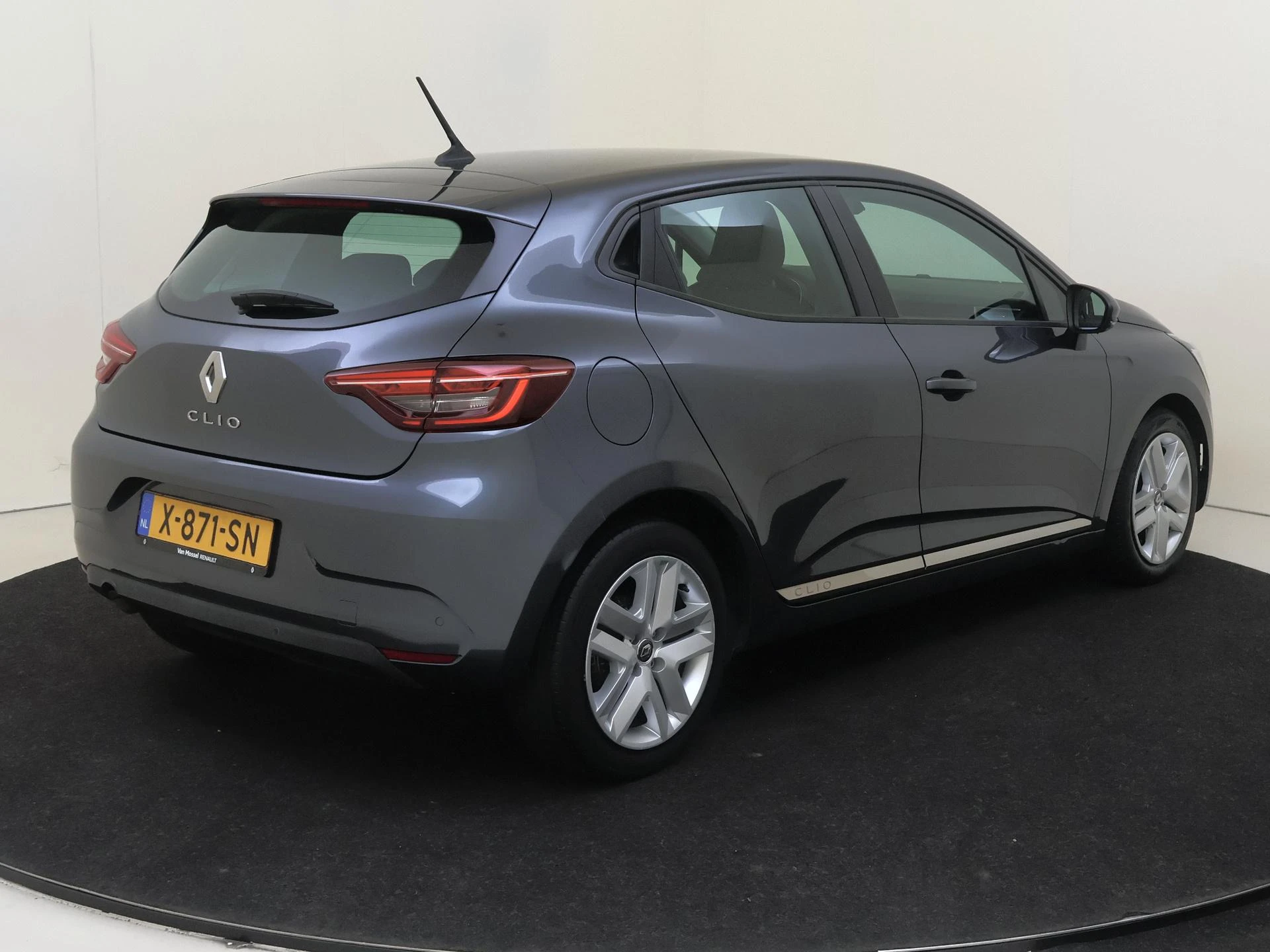Renault-Clio-image-3