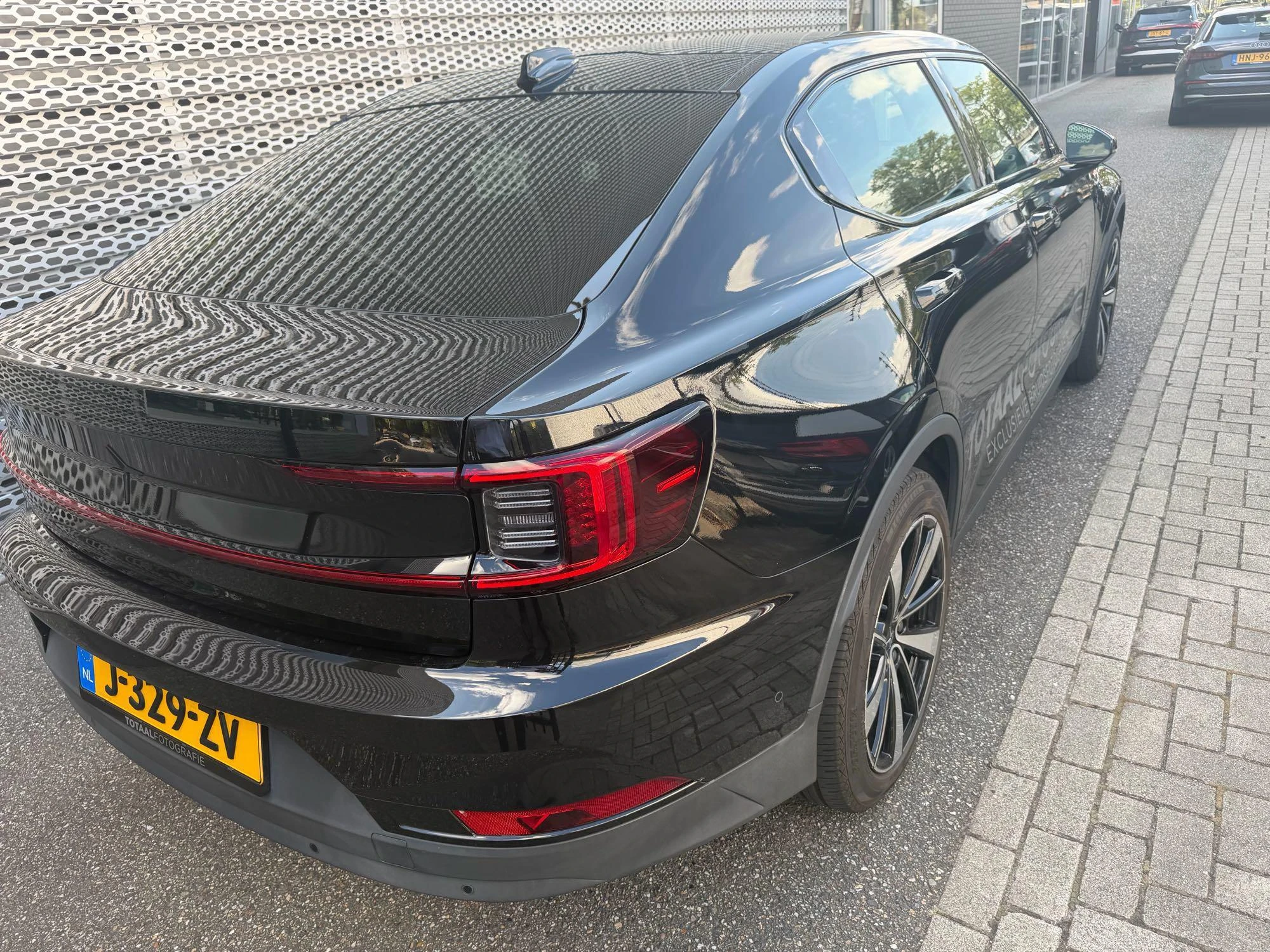 Polestar-2-image-3
