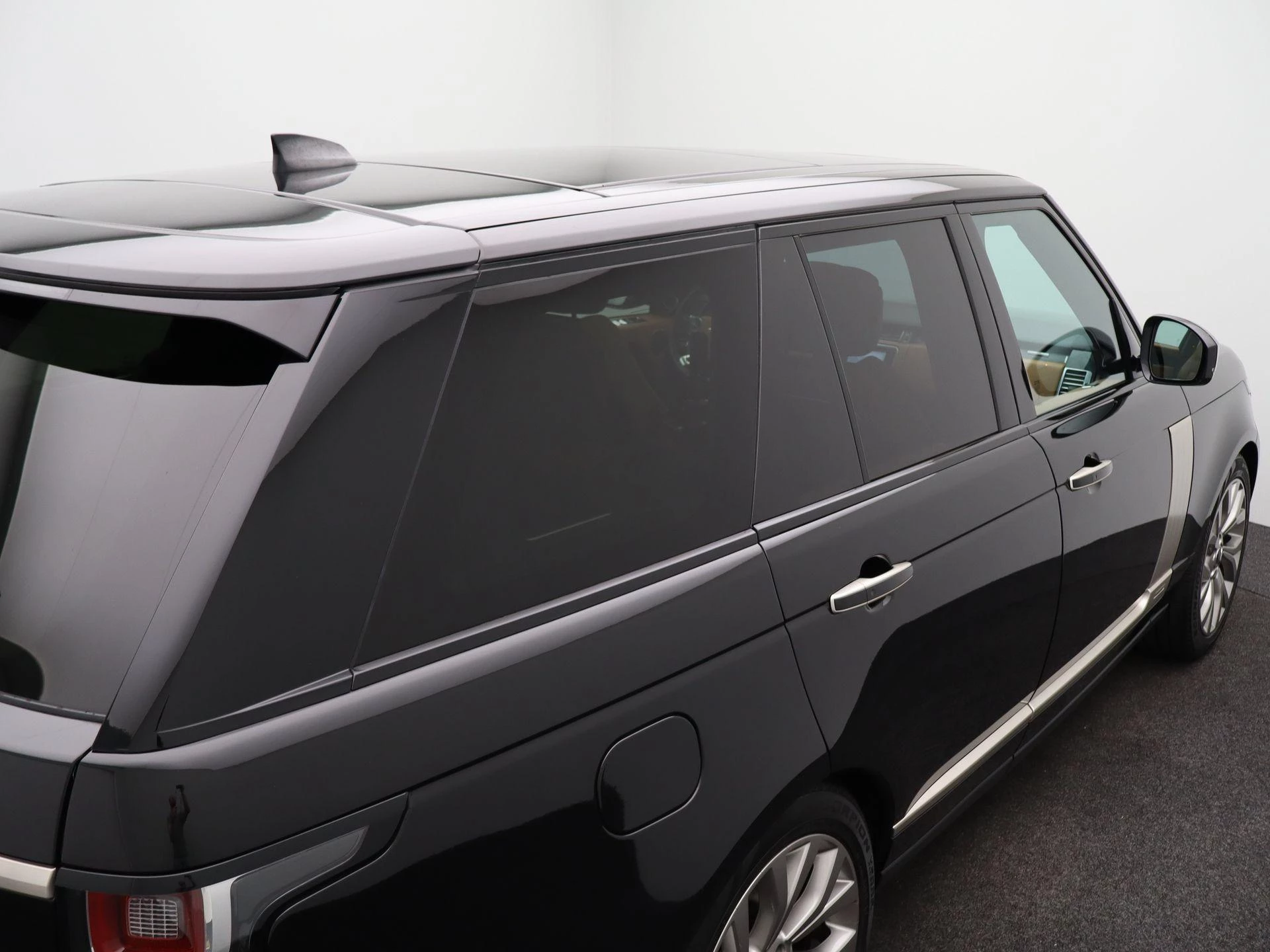 Land Rover Range Rover P400e Fifty