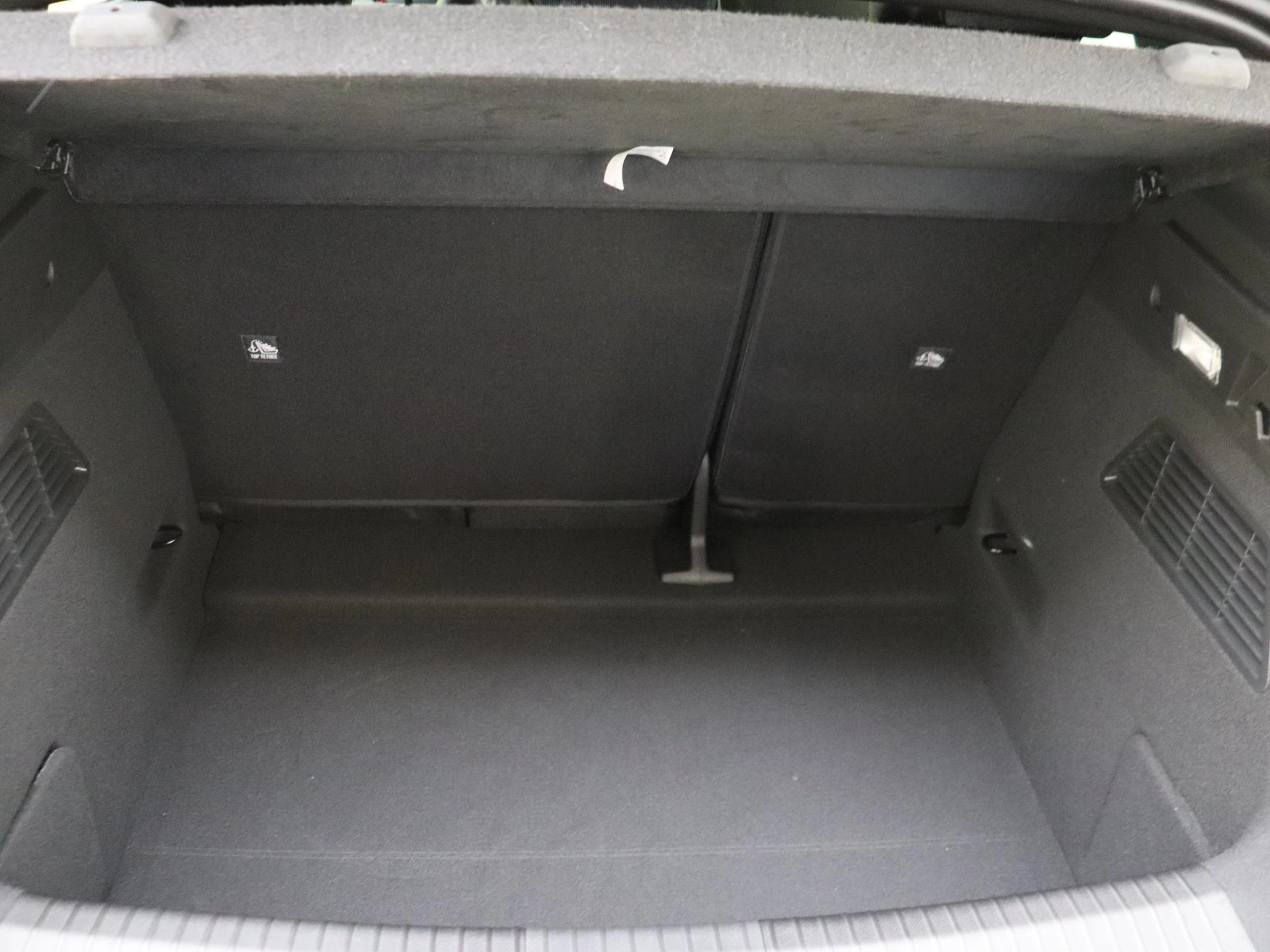 Renault-Megane E-Tech-image-21