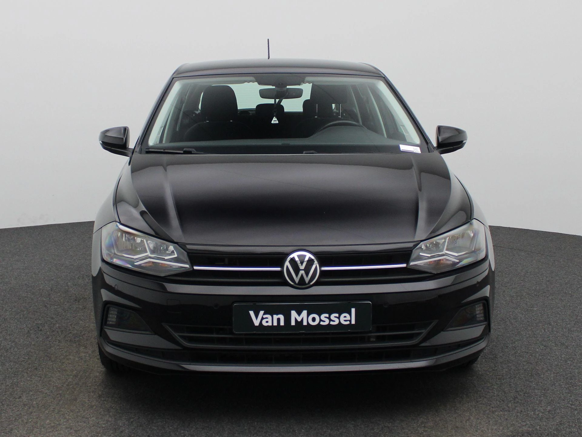 Volkswagen-Polo-image-2