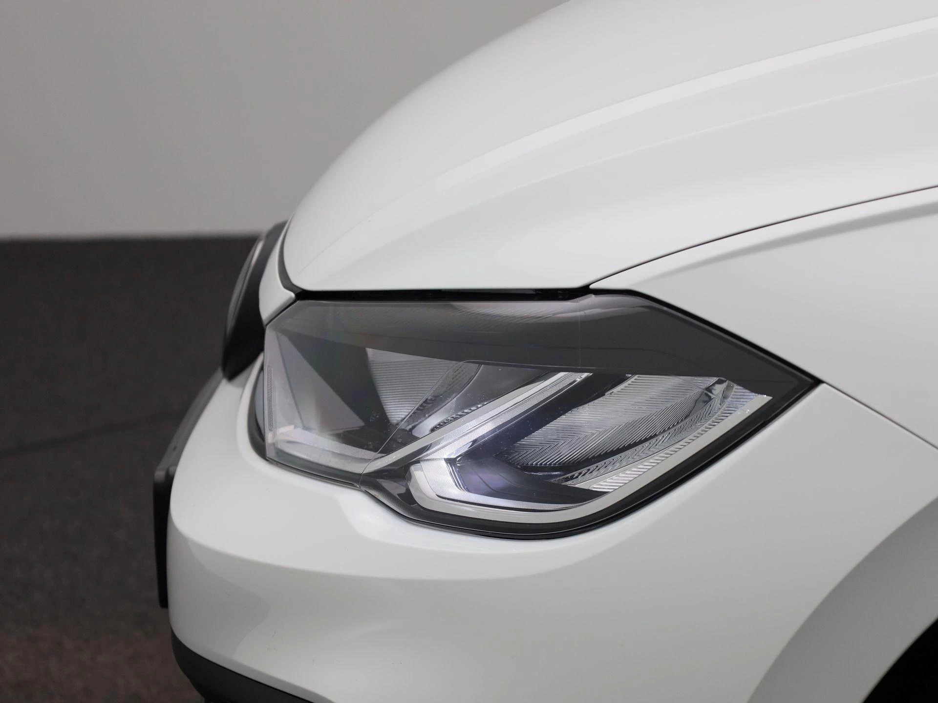 Volkswagen-Polo-image-14