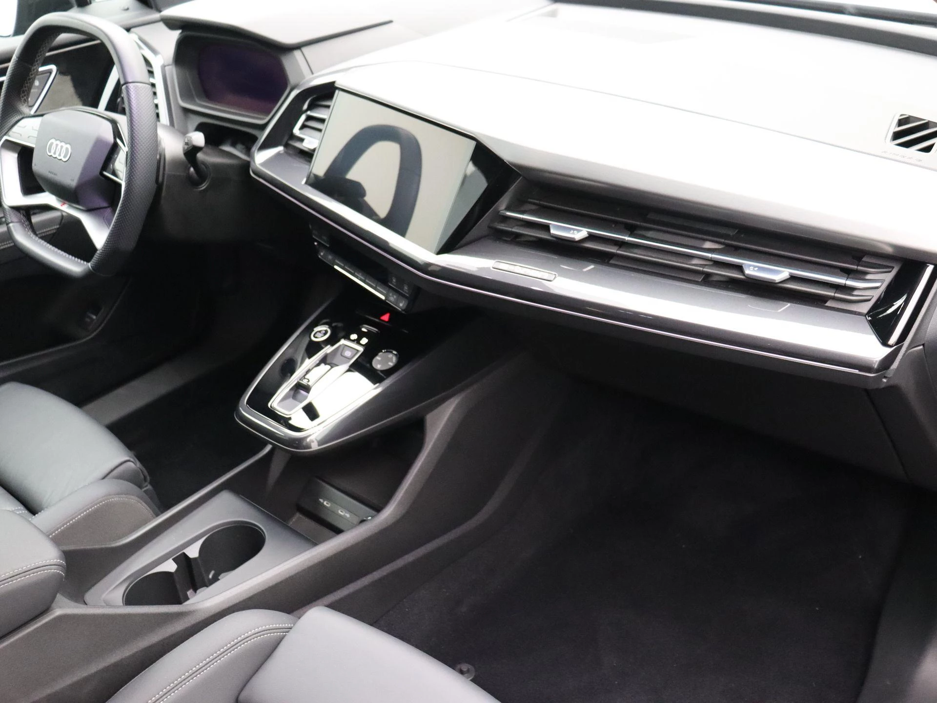 Audi-Q4 Sportback e-tron-image-21