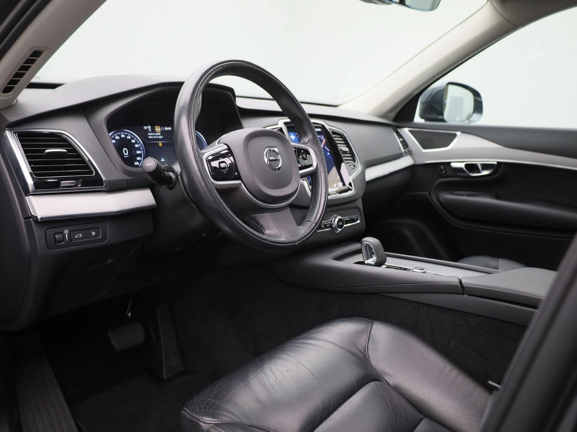 Volvo-XC90-image-34