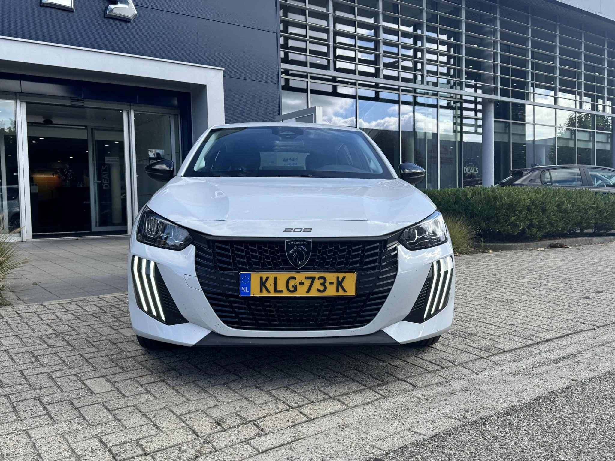 Peugeot-208-image-1