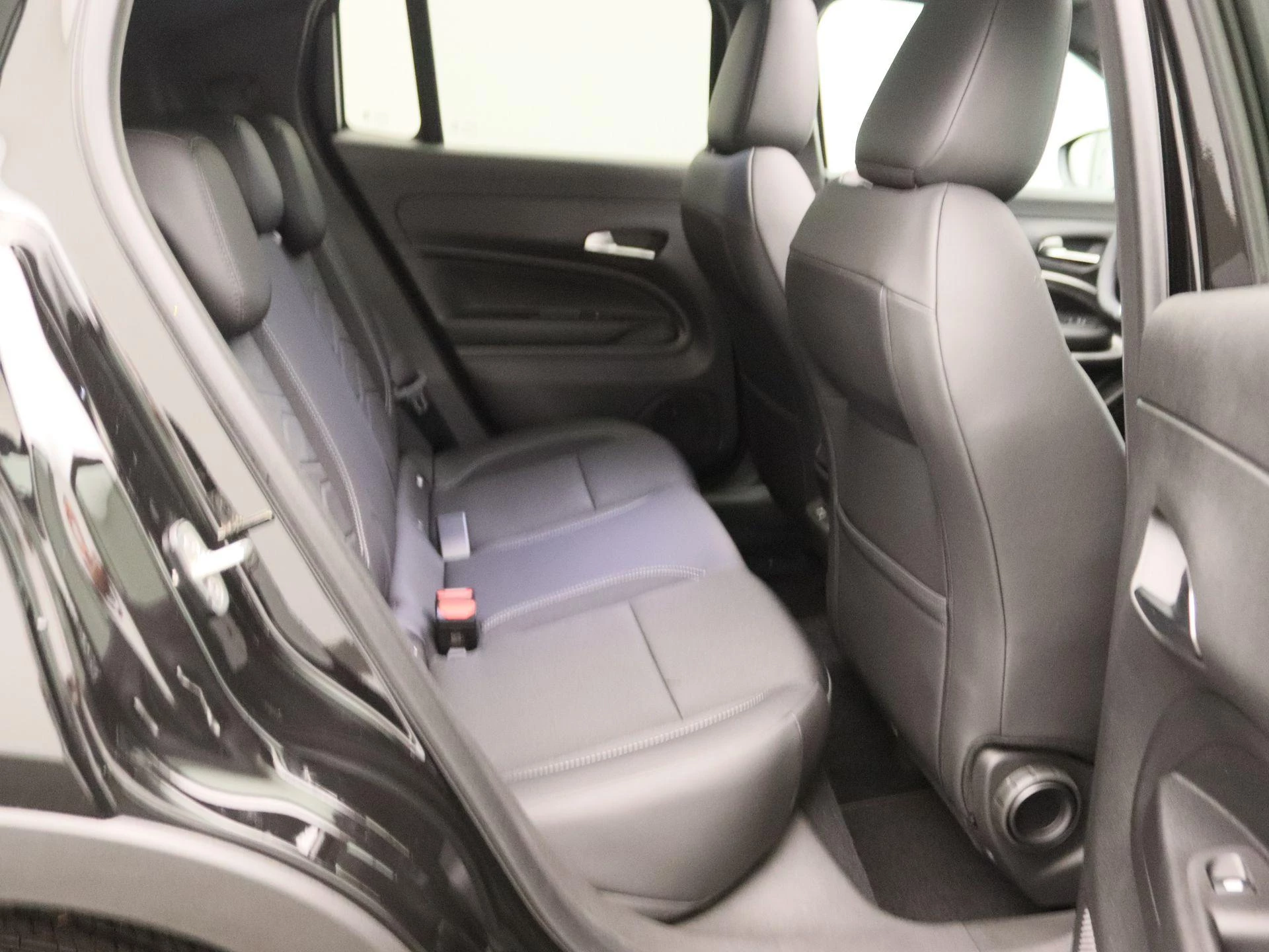 Jeep Avenger 1.2 e-Hybrid Summit