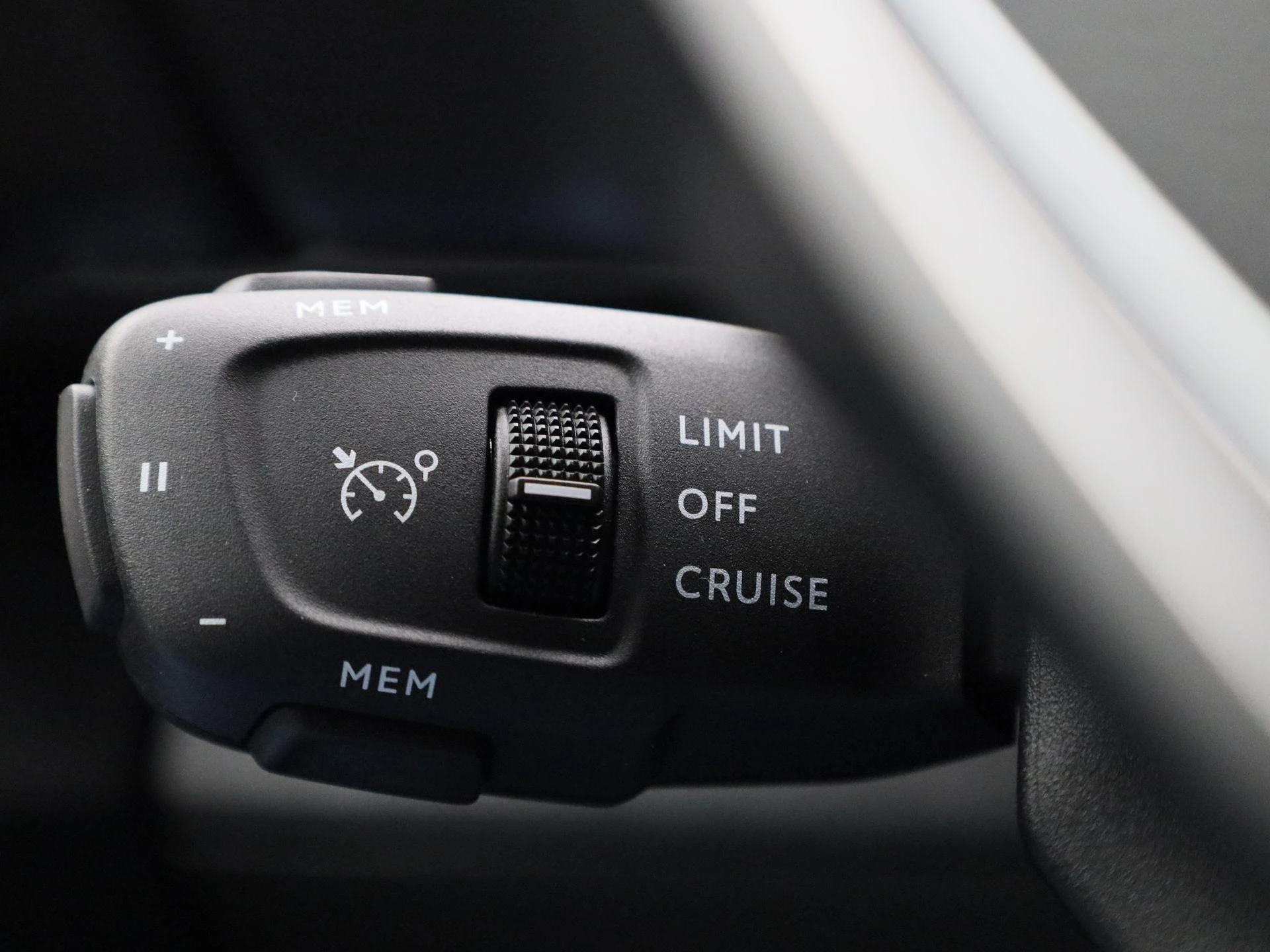 Peugeot-3008-image-25
