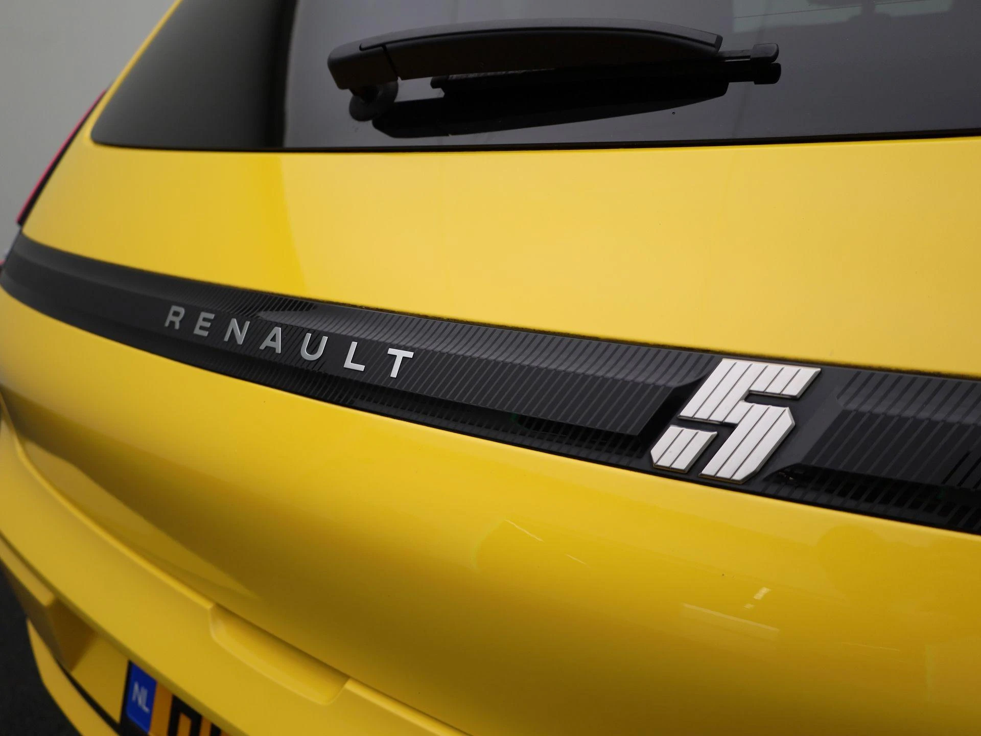Renault-5-image-41