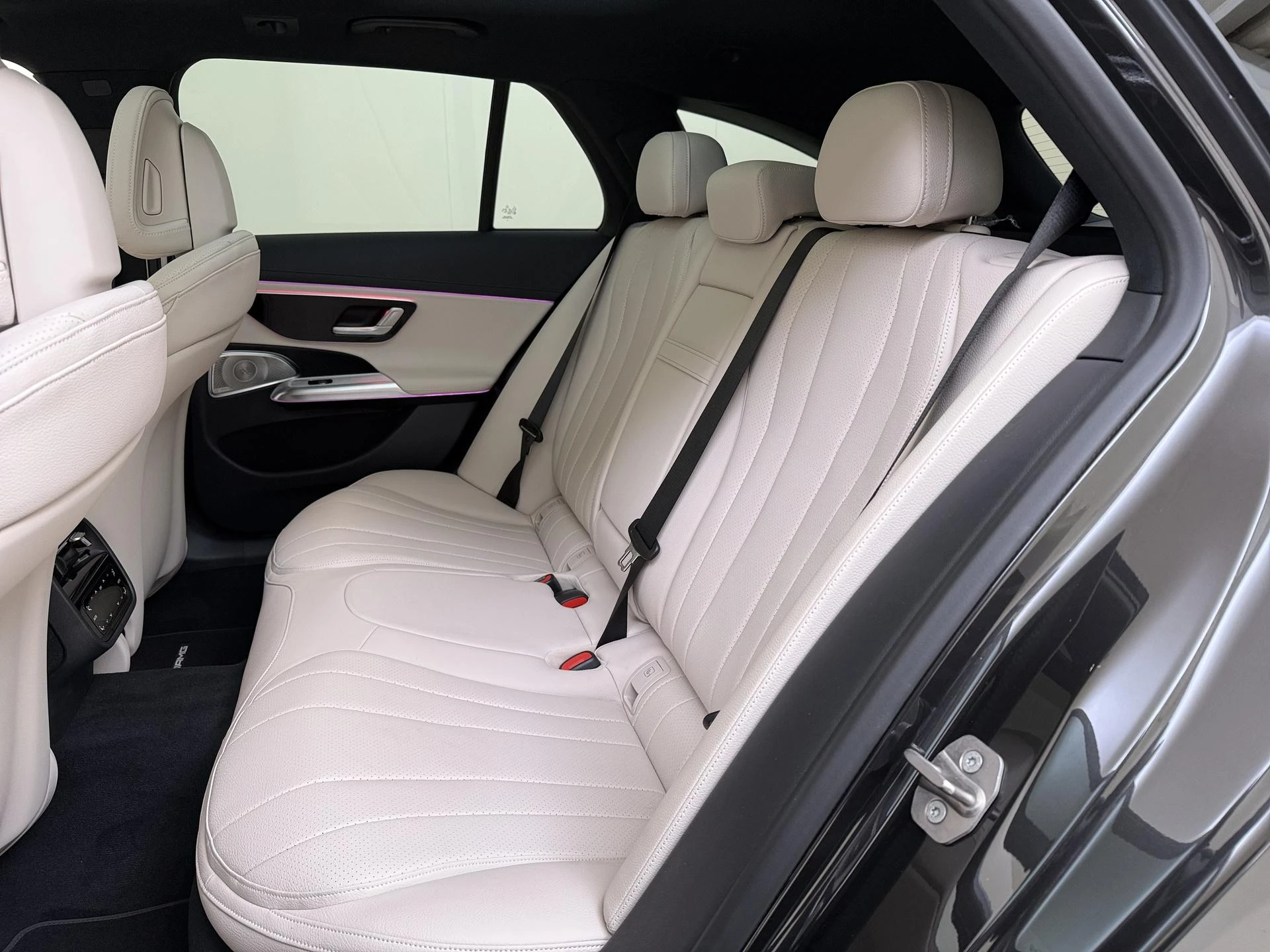Mercedes-Benz-E-Klasse-image-15