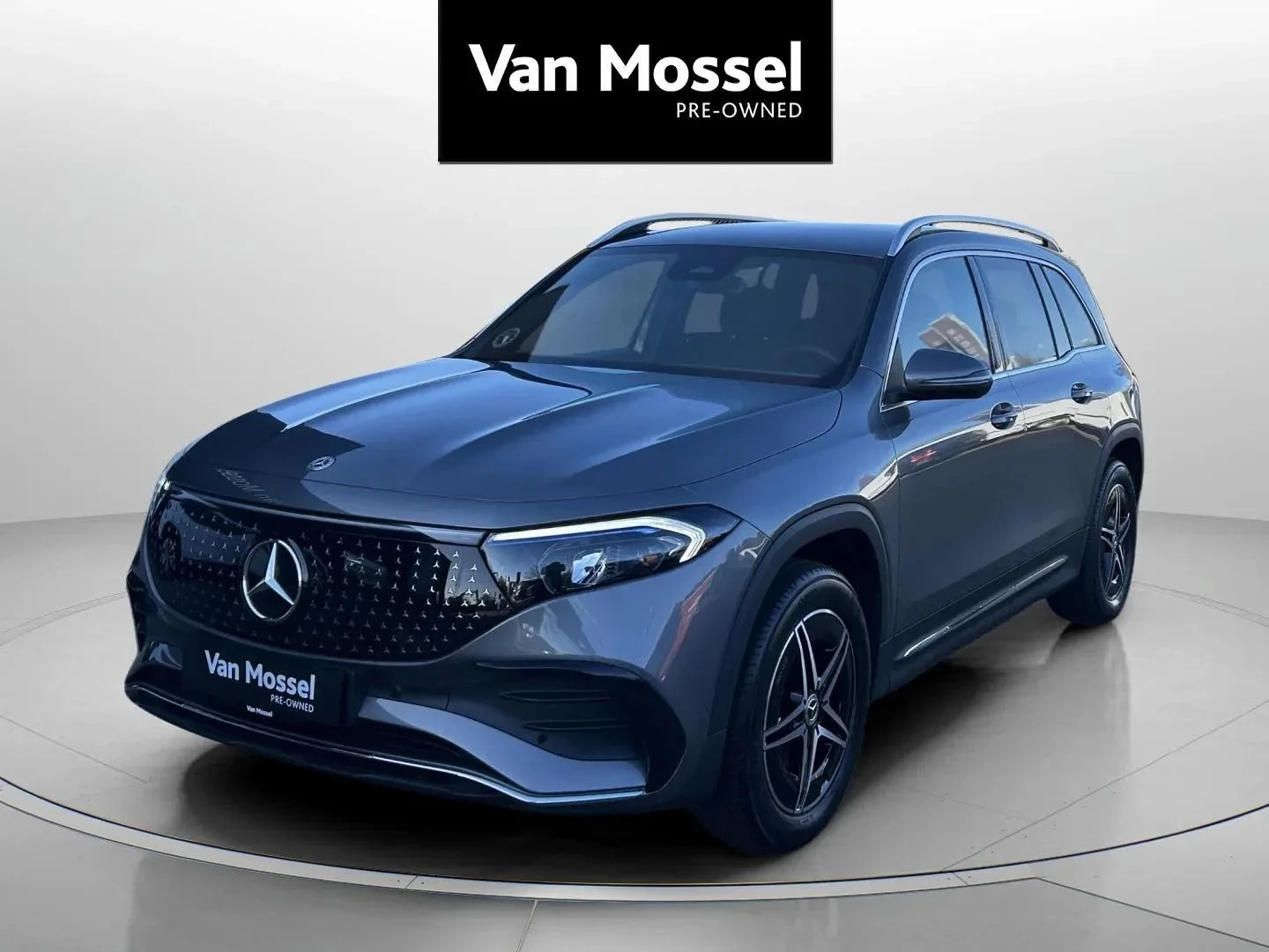 Mercedes-Benz-EQB-image-0