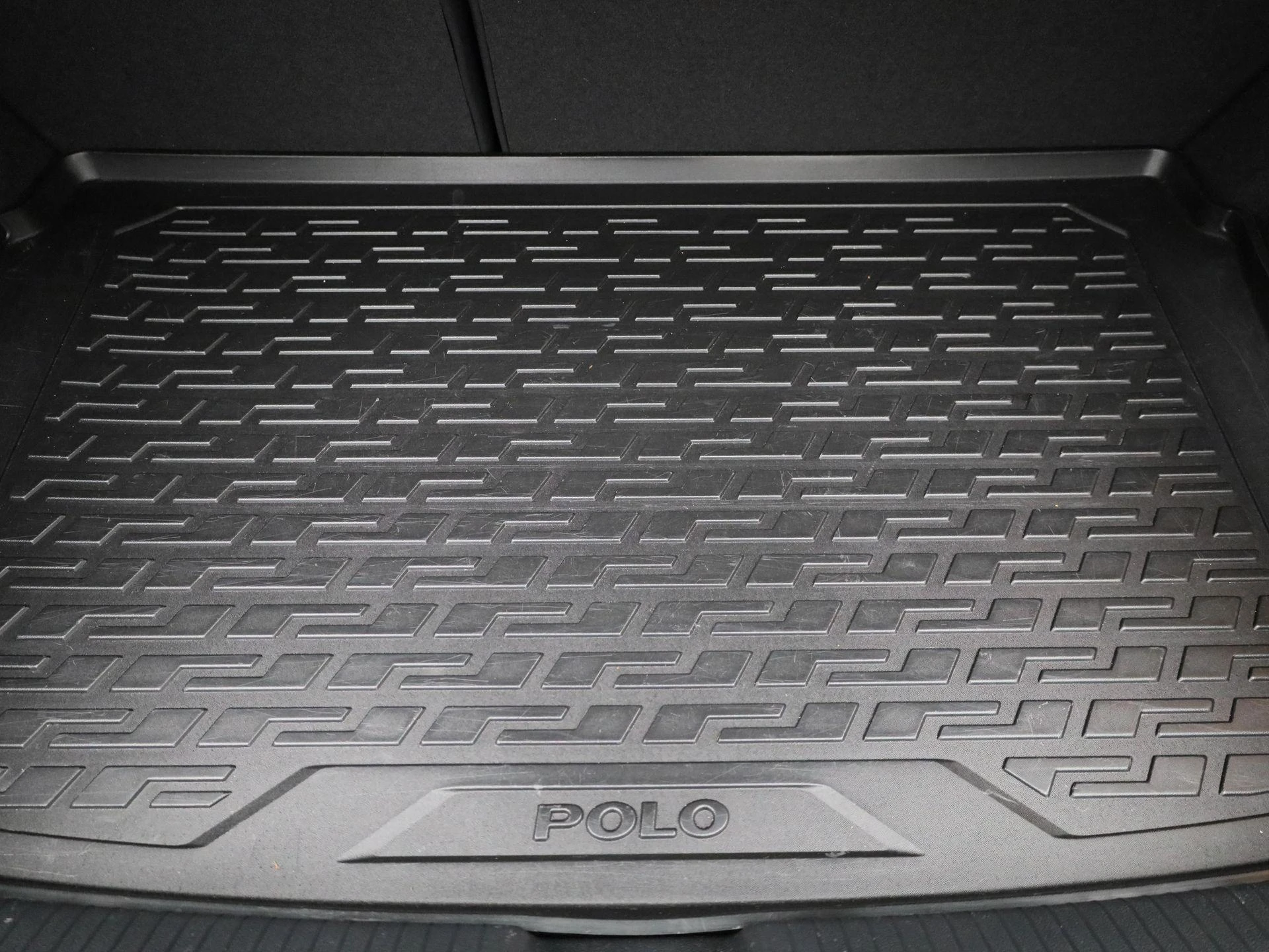 Volkswagen-Polo-image-12