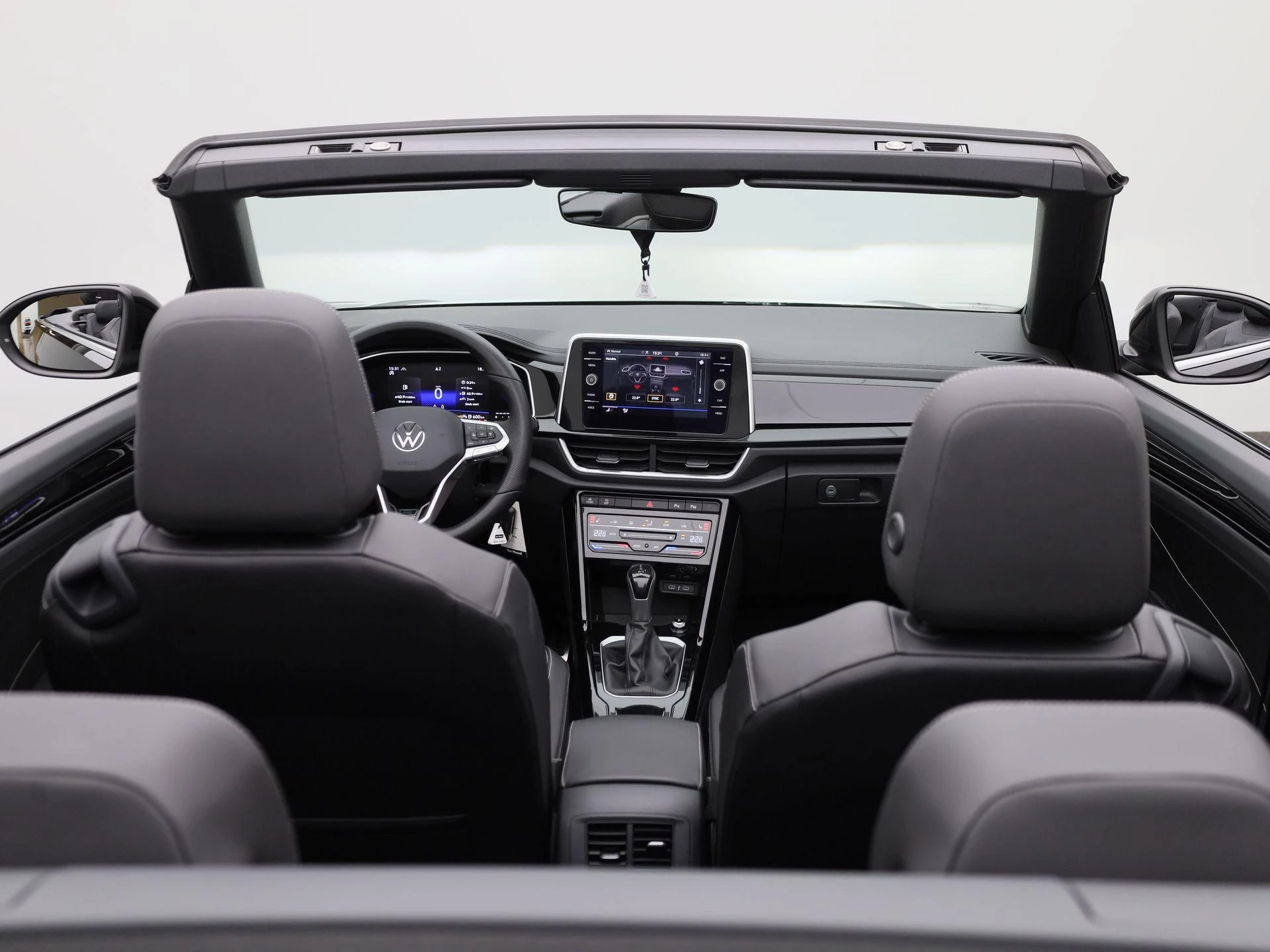 Volkswagen-T-Roc-image-44