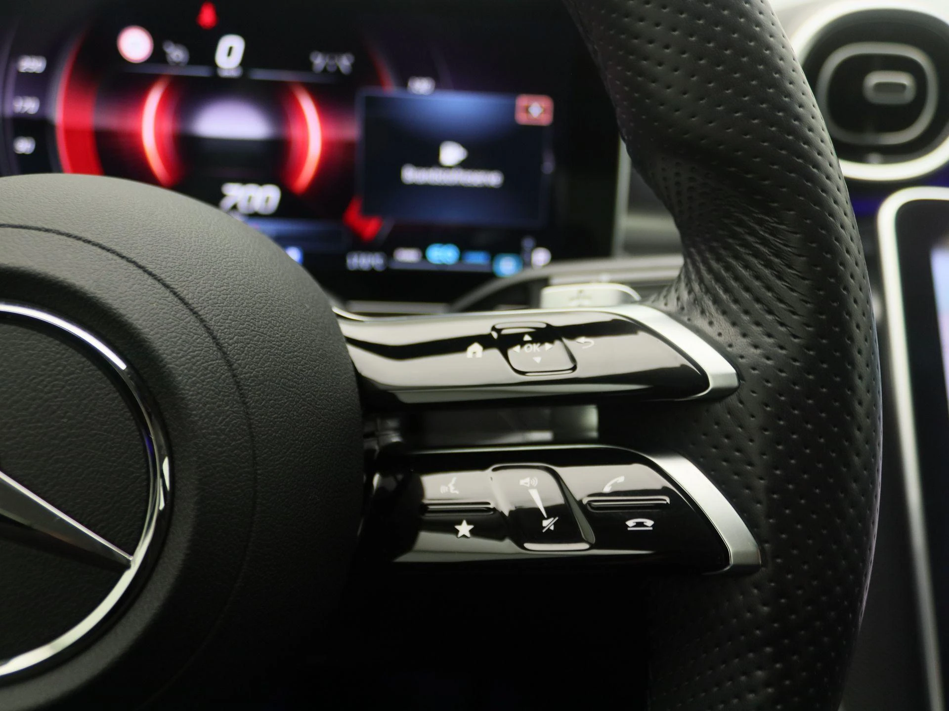 Mercedes-Benz-C-Klasse-image-16
