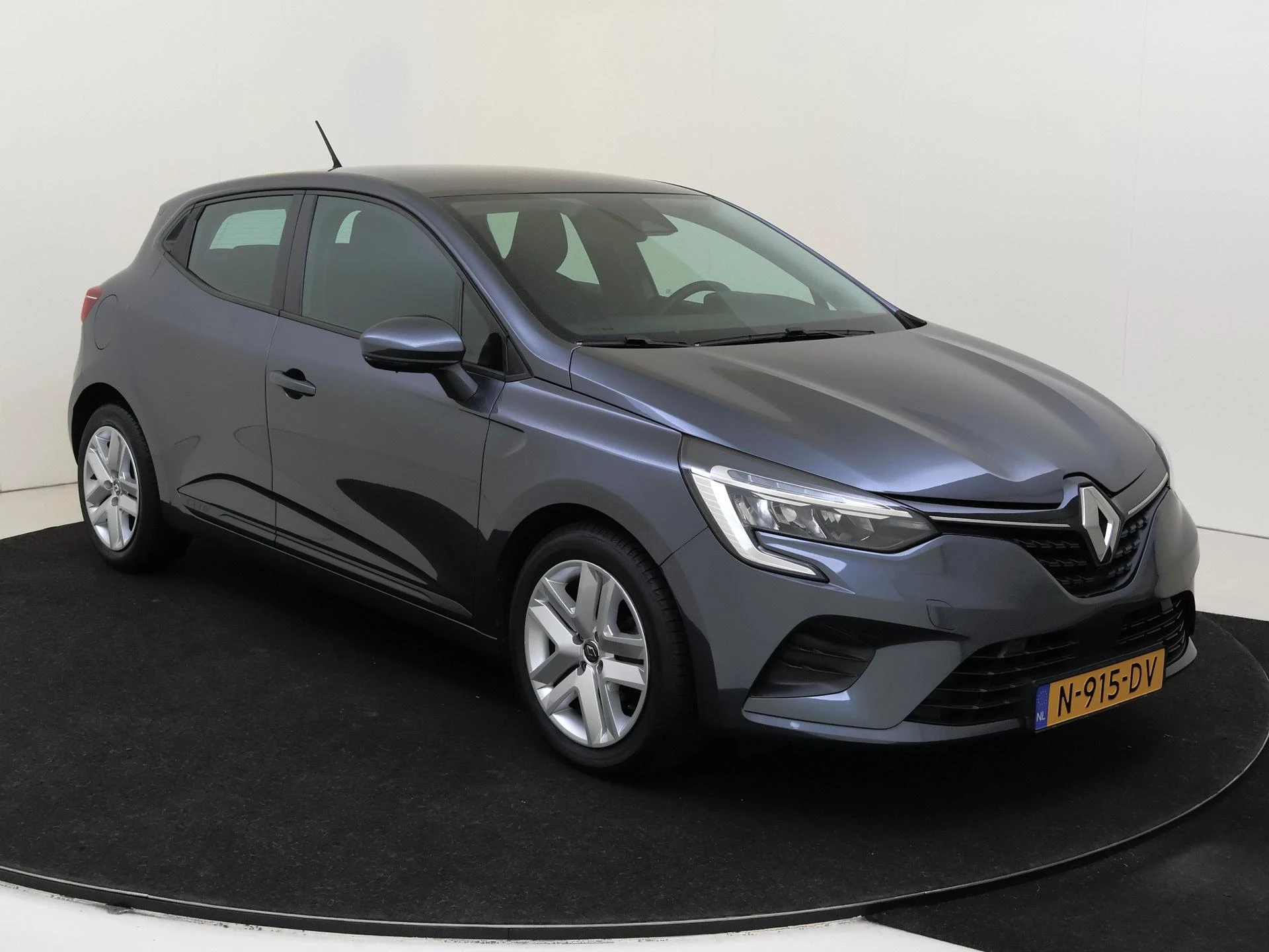 Renault-Clio-image-1