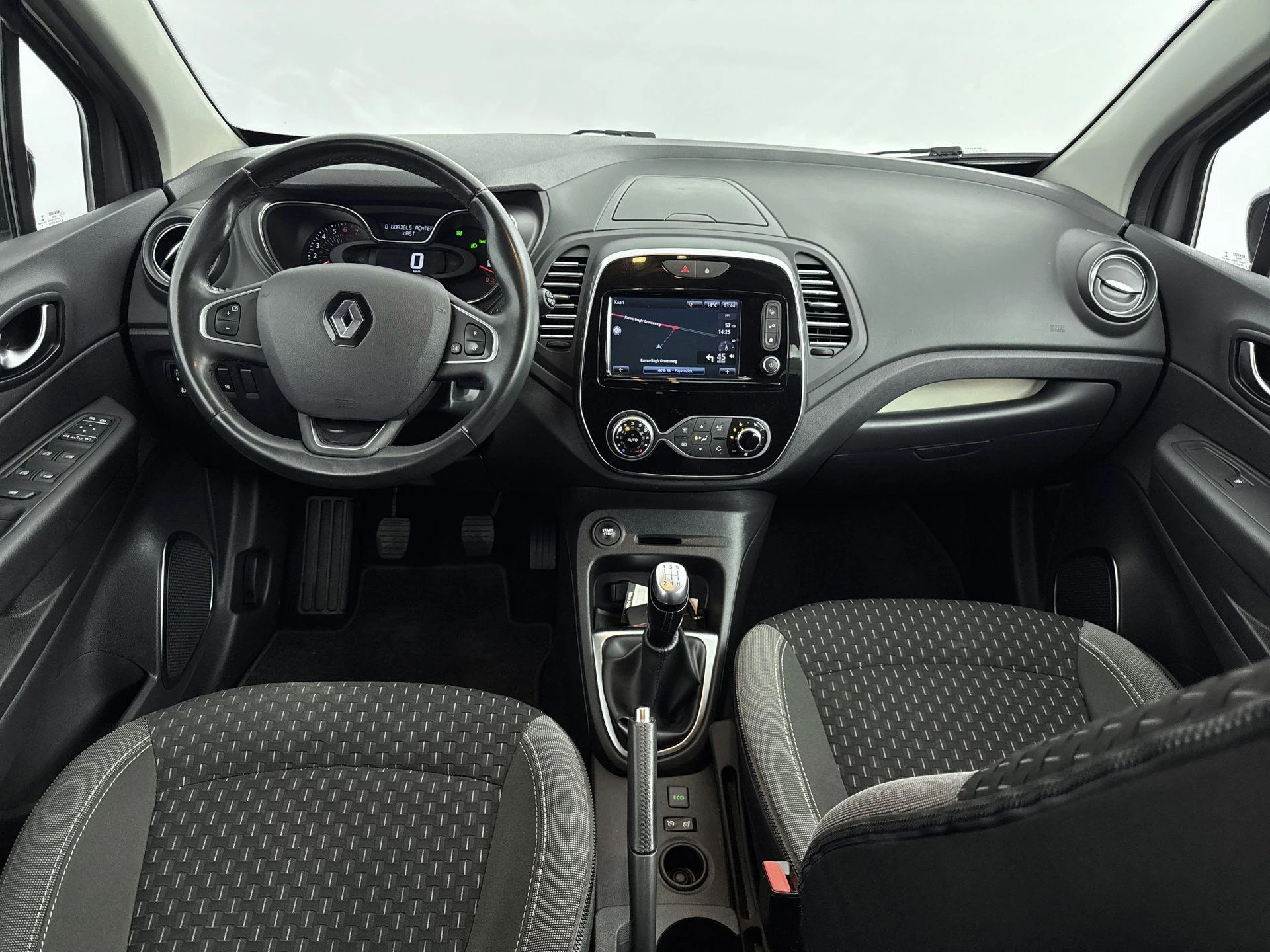 Renault-Captur-image-17
