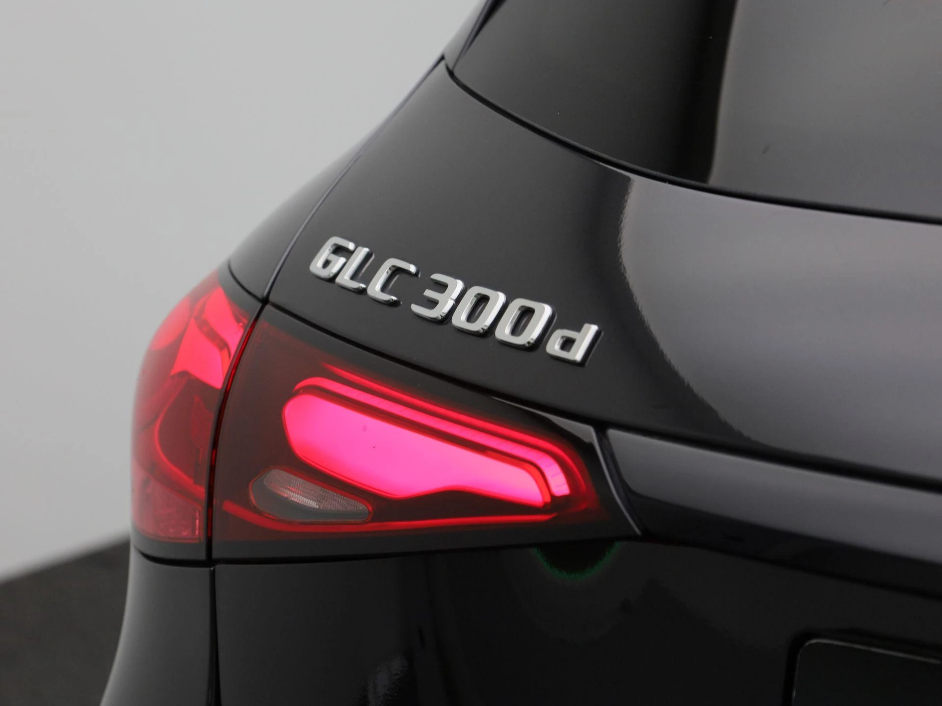 Mercedes-Benz-GLC-image-45