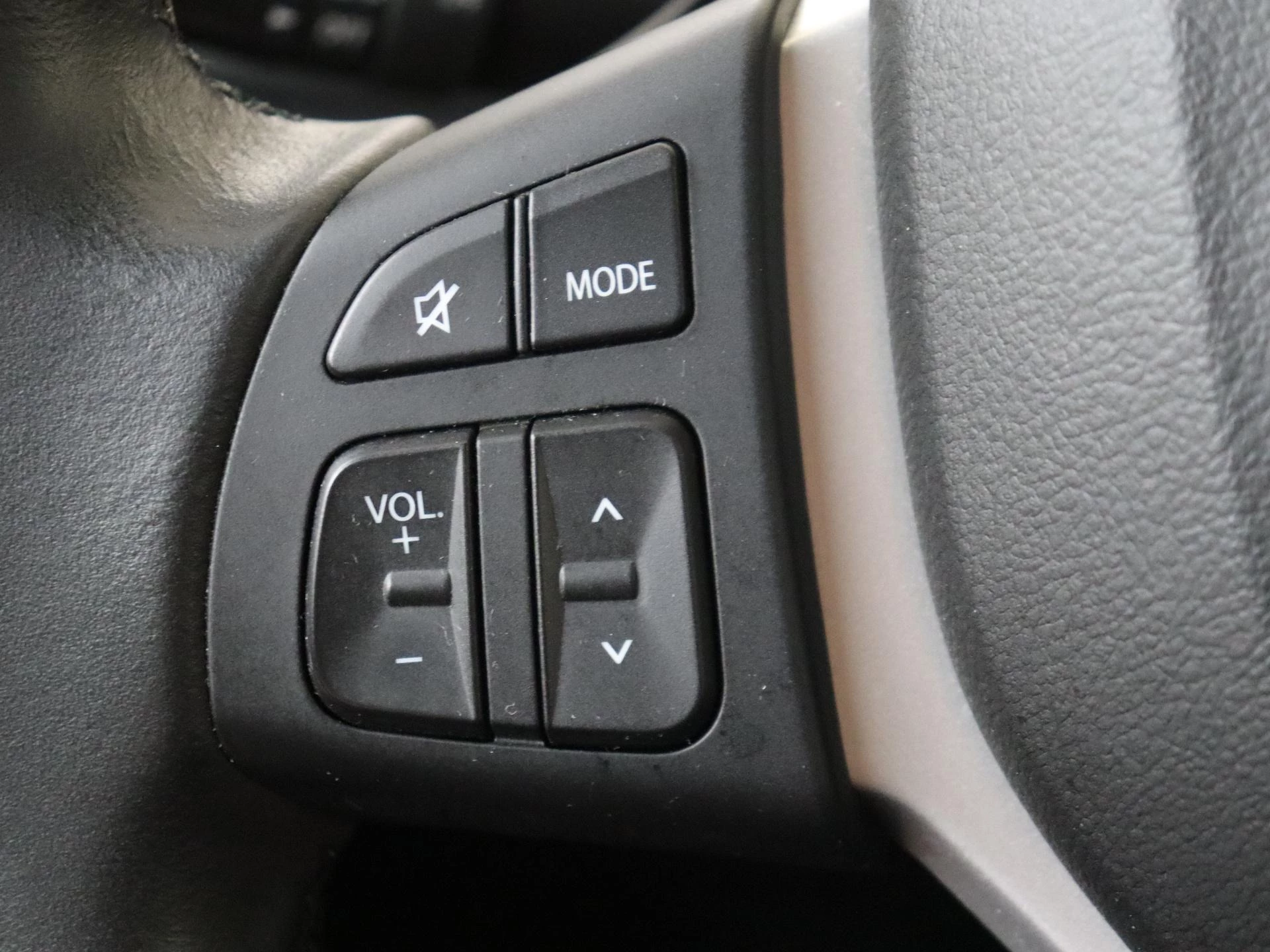 Suzuki-S-Cross-image-12