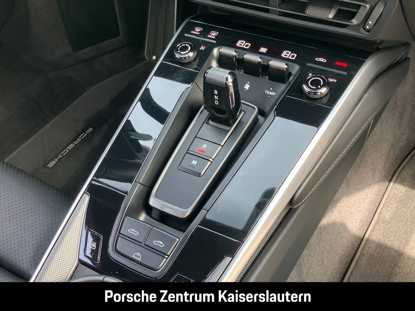 Porsche 911 992 Carrera 4 Cabrio Sportabgas BOSE 21-Zoll carrera