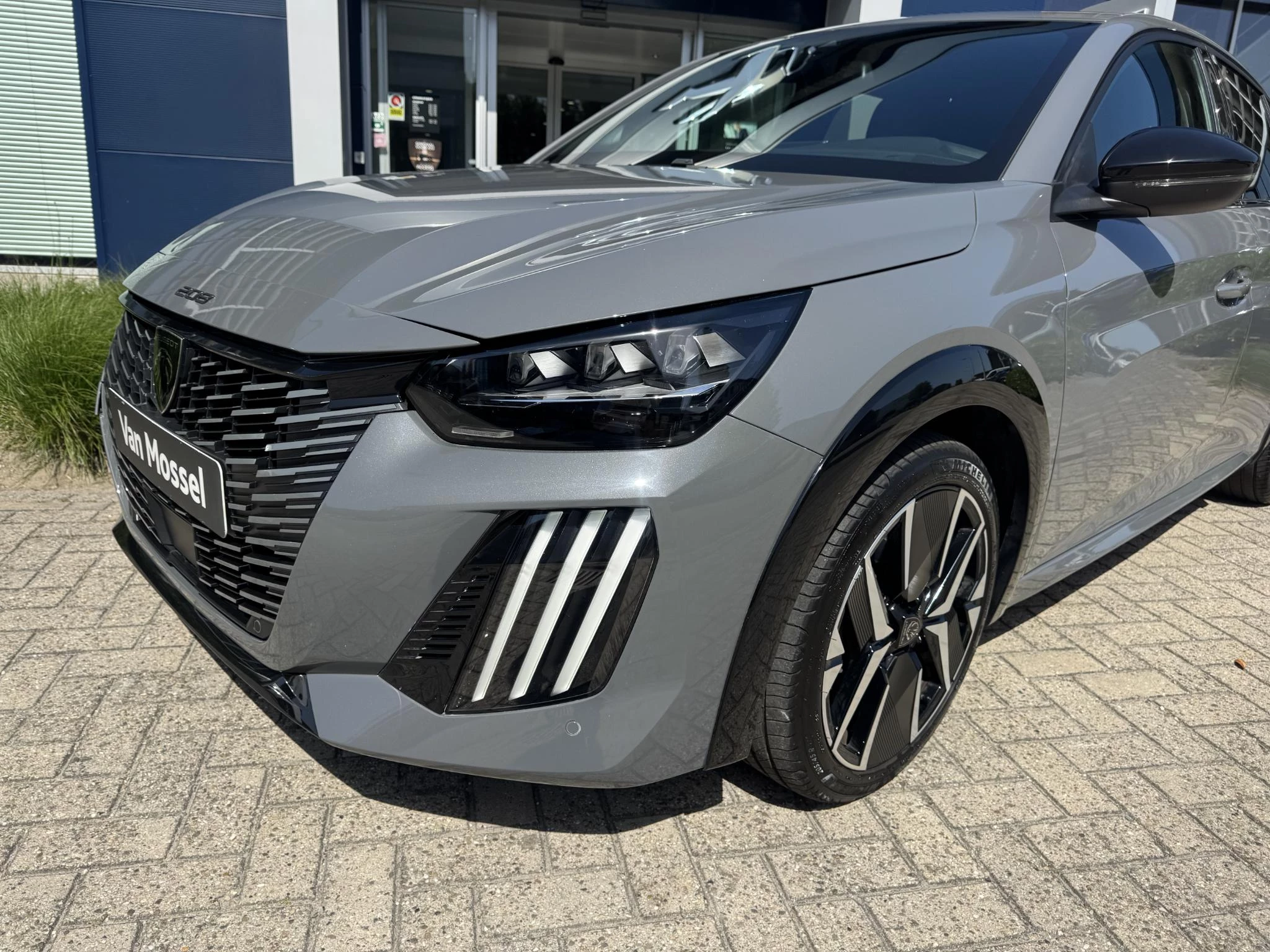 Peugeot-208-image-7
