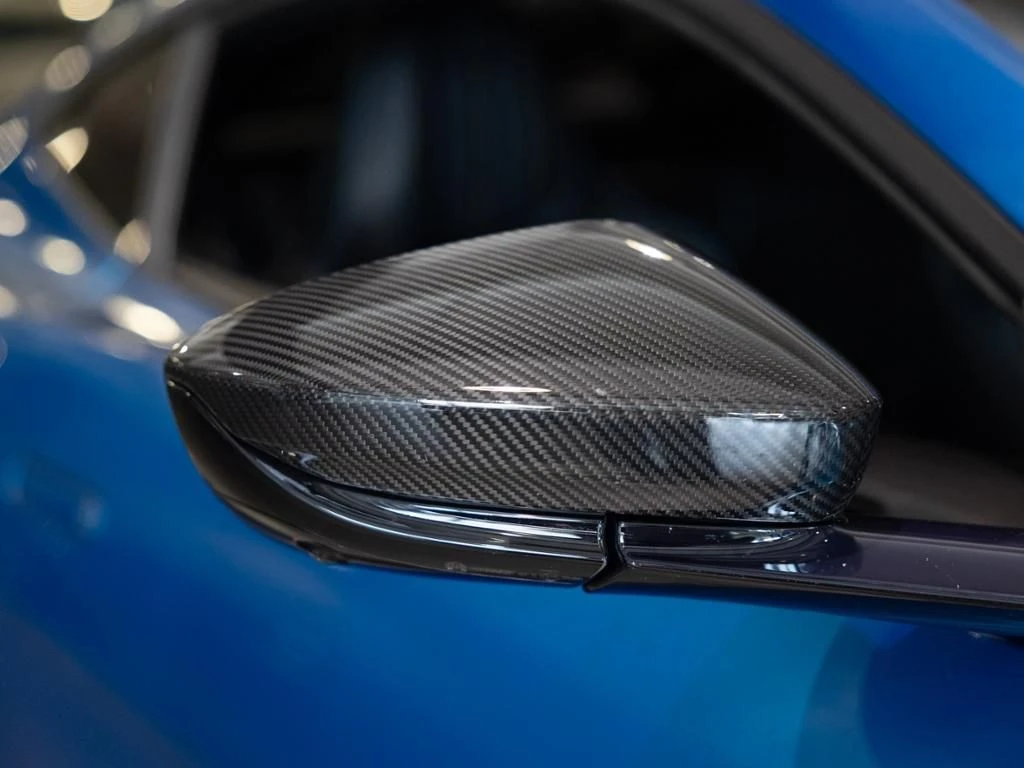 Aston Martin-V8 Vantage-image-15