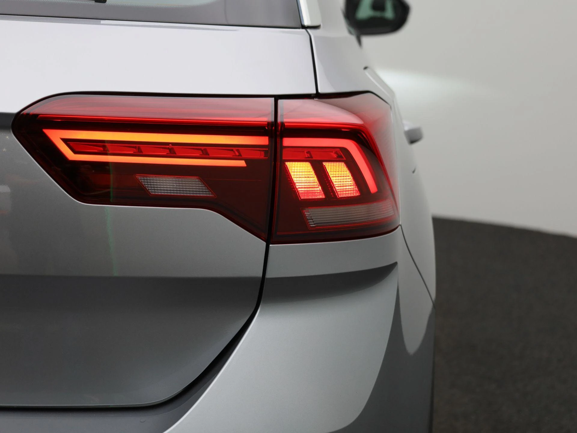 Volkswagen-T-Roc-image-36