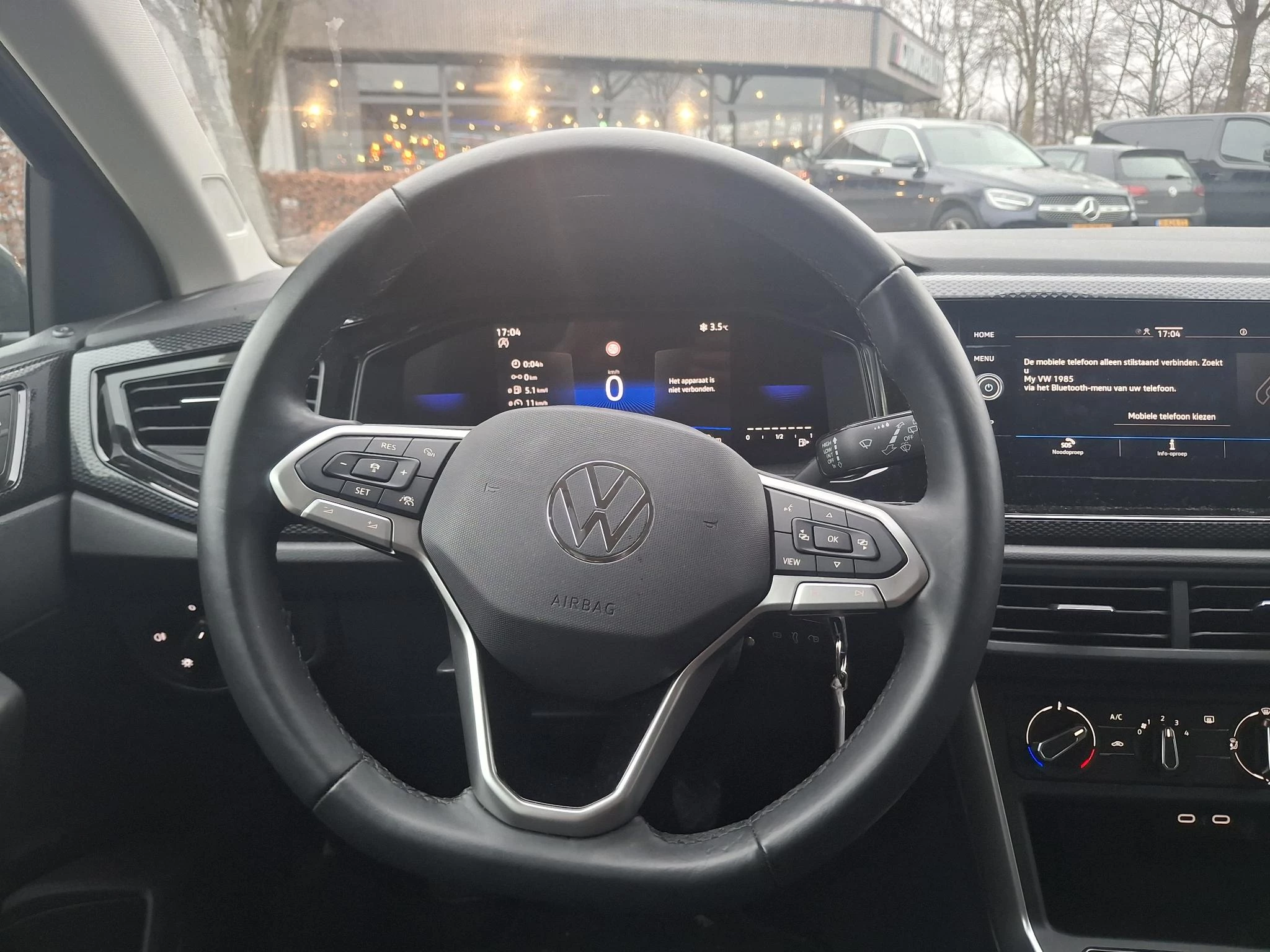 Volkswagen-Polo-image-7