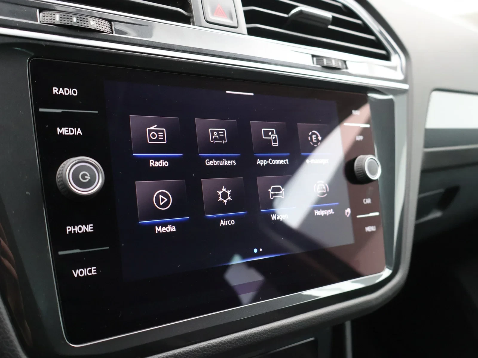 Volkswagen-Tiguan-image-15