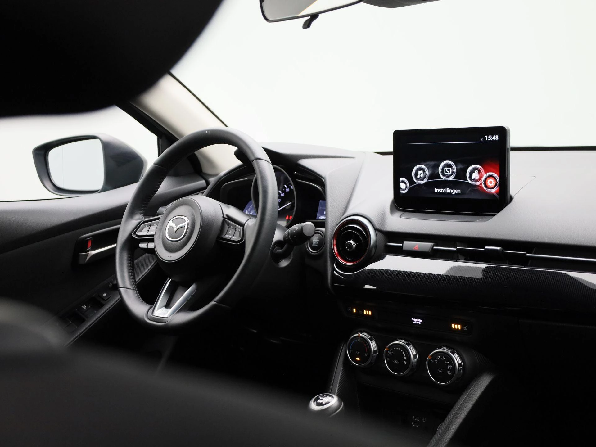 Mazda-2-image-30
