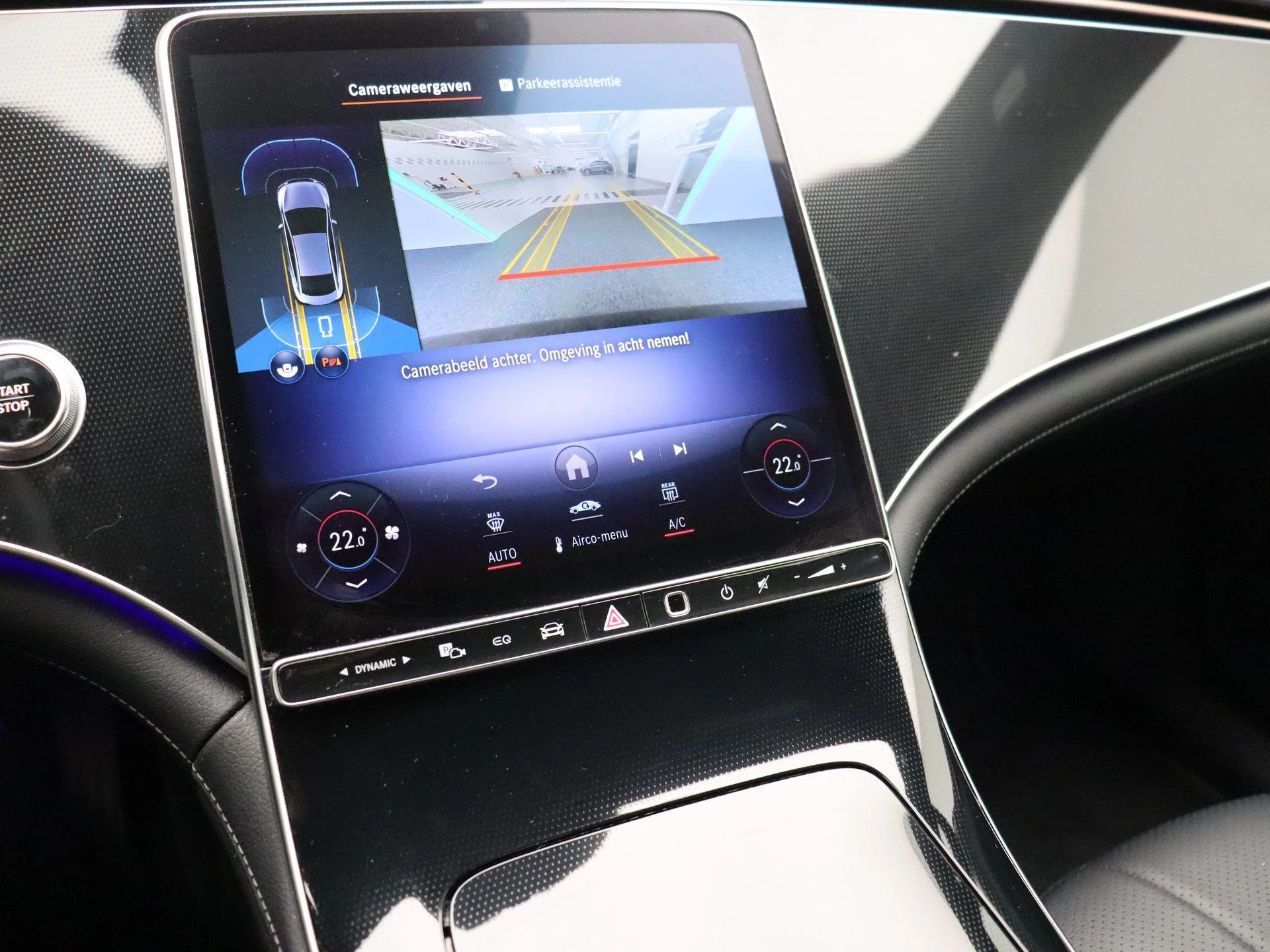 Mercedes-Benz-EQE-image-12