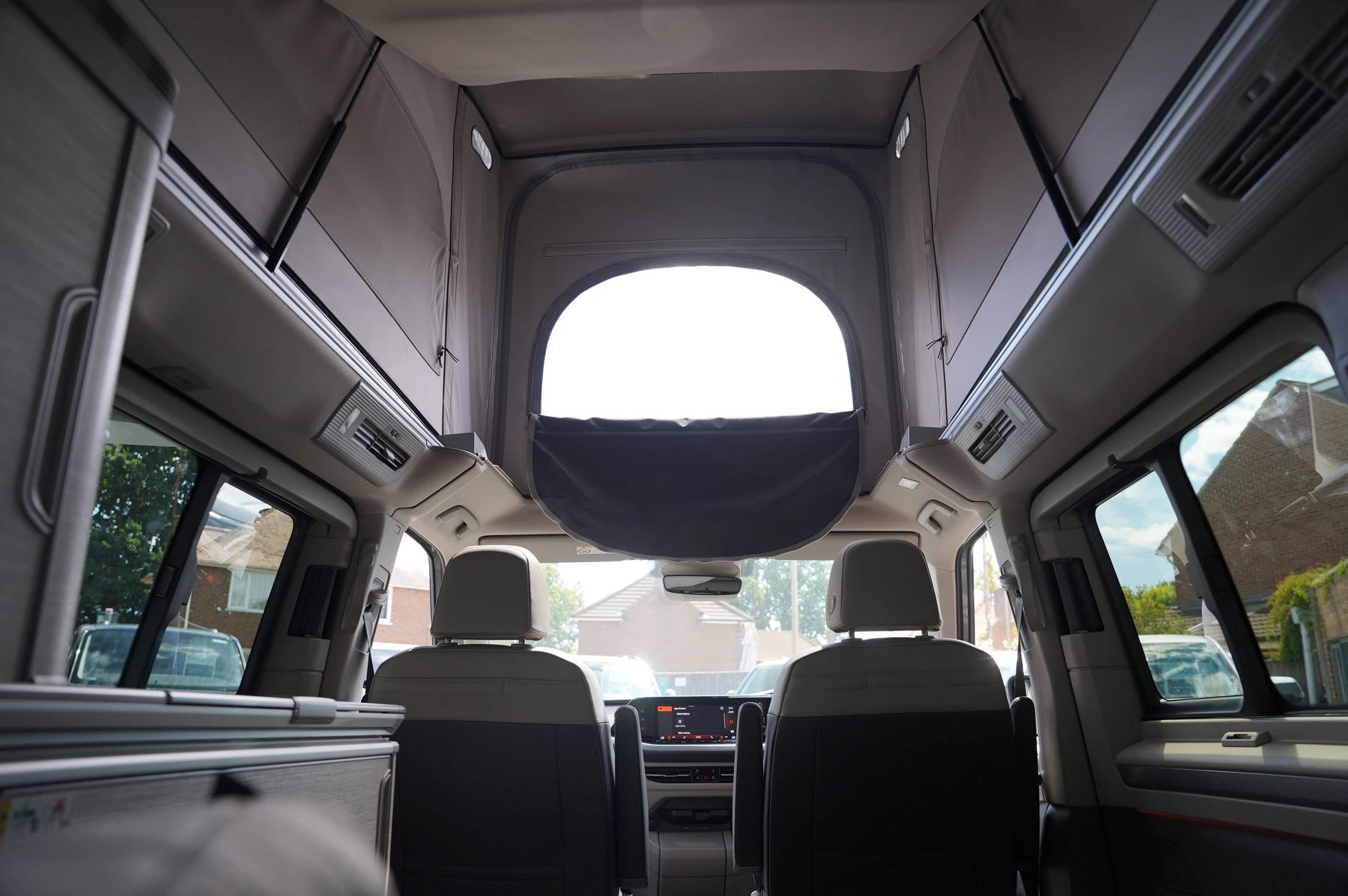 Volkswagen-California-image-9